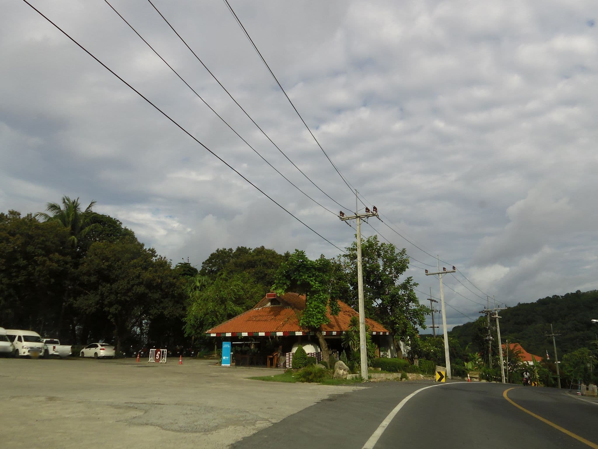 Street view near Secret Cliff Resort And Restaurant Phuket, Ban Karon — © skillsy (CC BY-SA · Mapillary)