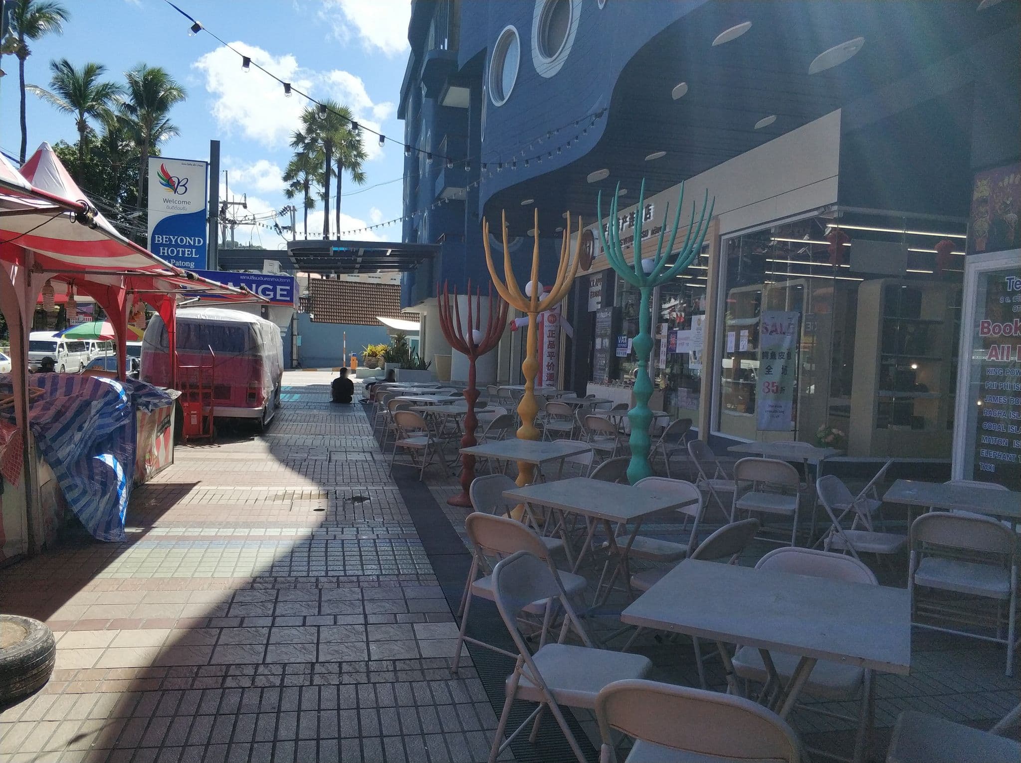 Street view near Rayaburi Hotel Patong Phuket, Patong — © freddouhelk (CC BY-SA · Mapillary)