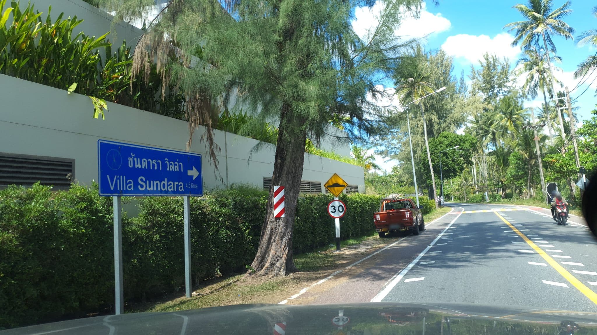 Street view near Villa Roxo @ Sava, Ban Mai Khao — © jrcarlsen (CC BY-SA · Mapillary)