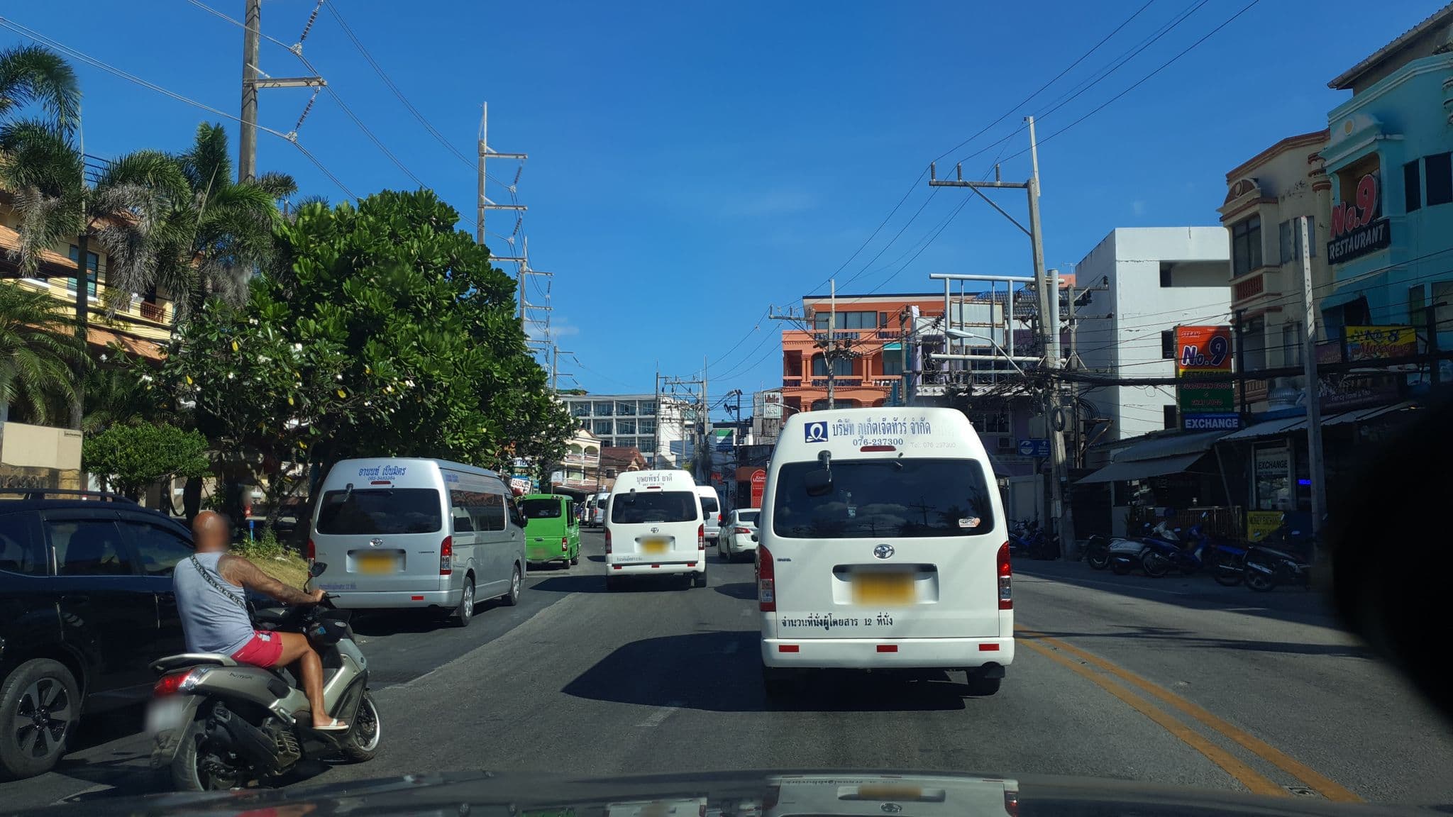 Street view near บารมี รีโซเทล หาดป่าตอง, Patong — © jrcarlsen (CC BY-SA · Mapillary)