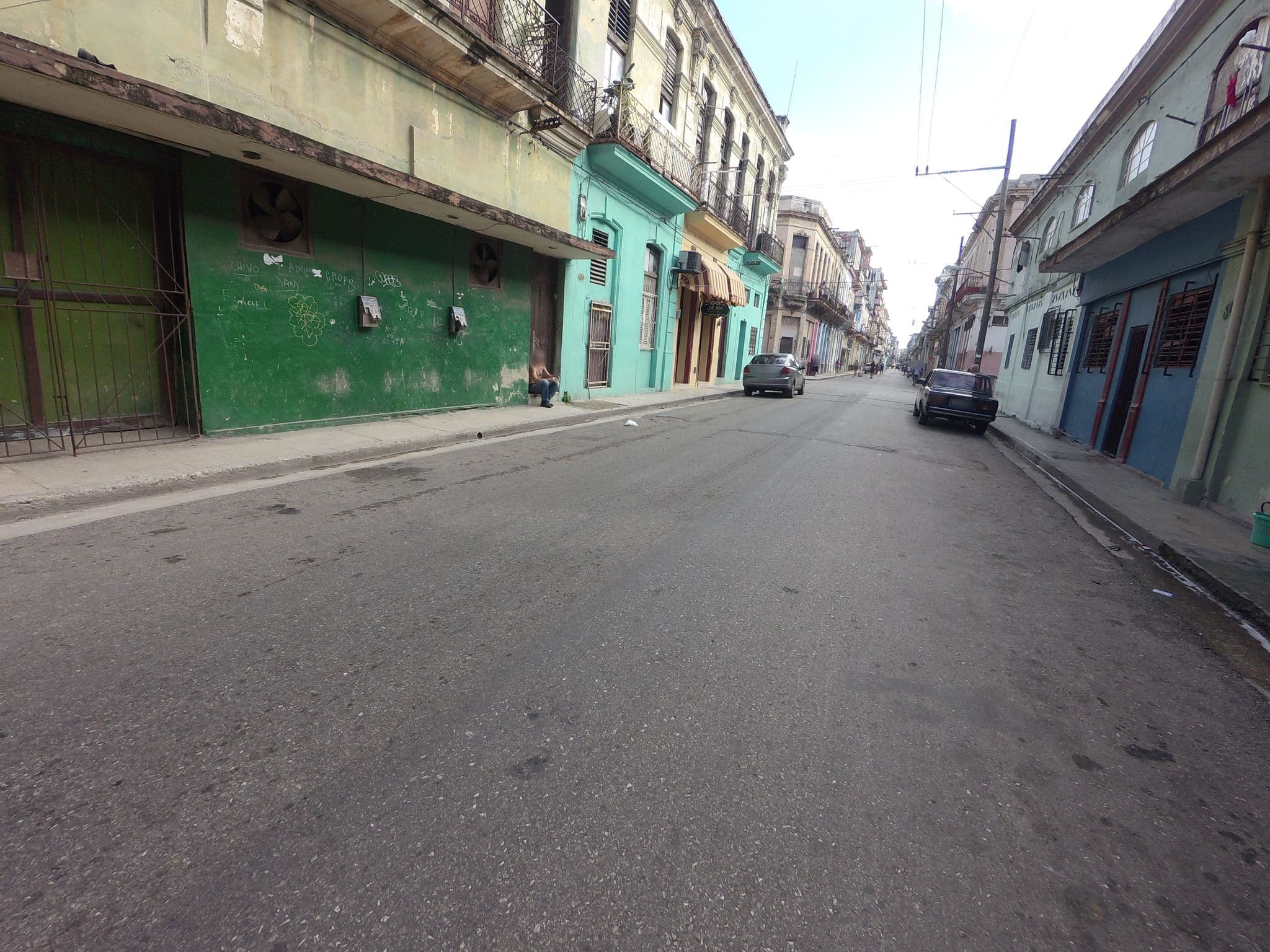 Street view near Robles Cayó Hueso, Centro Habana