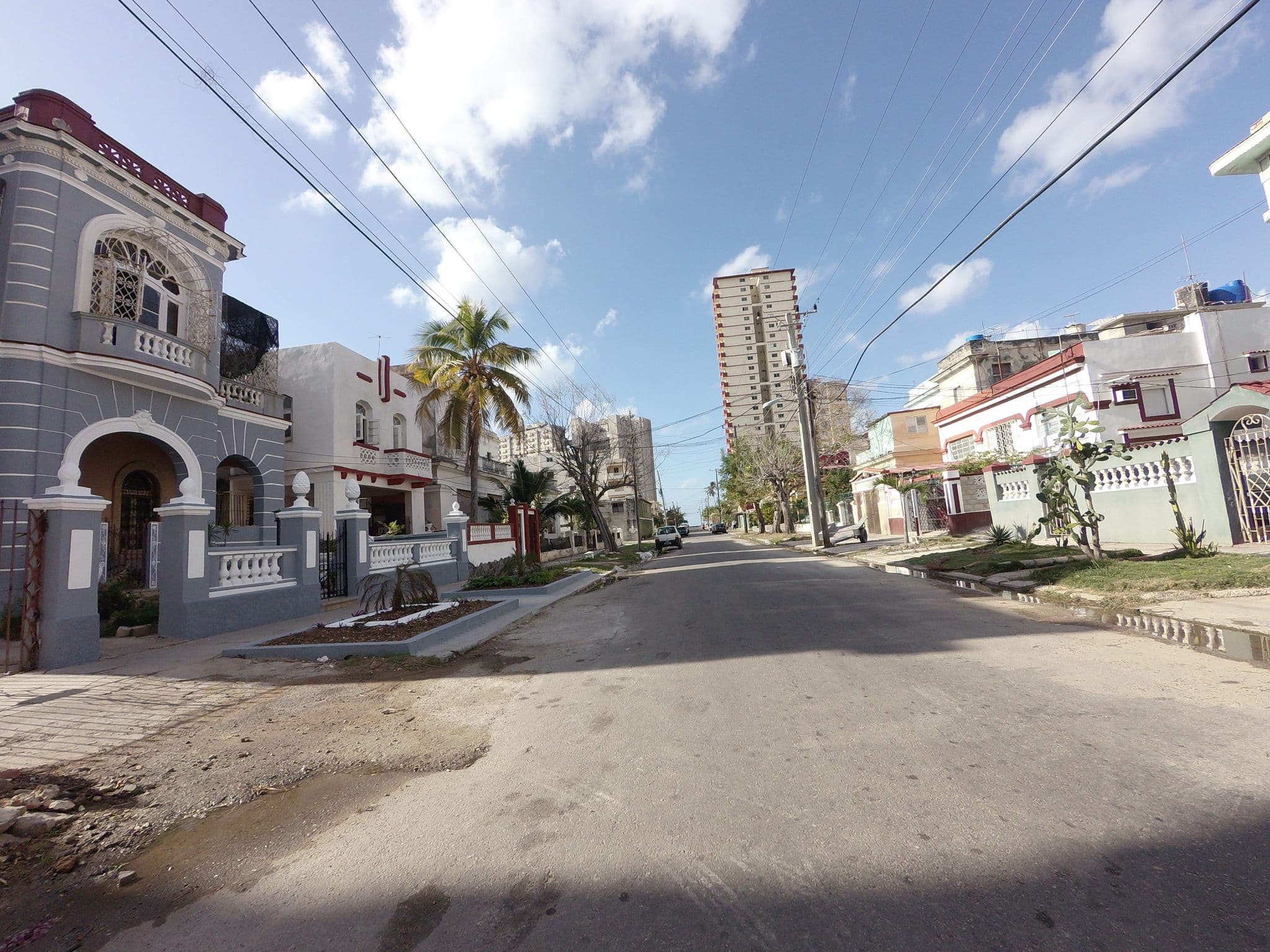 Street view near Casa Alicia, Vedado
