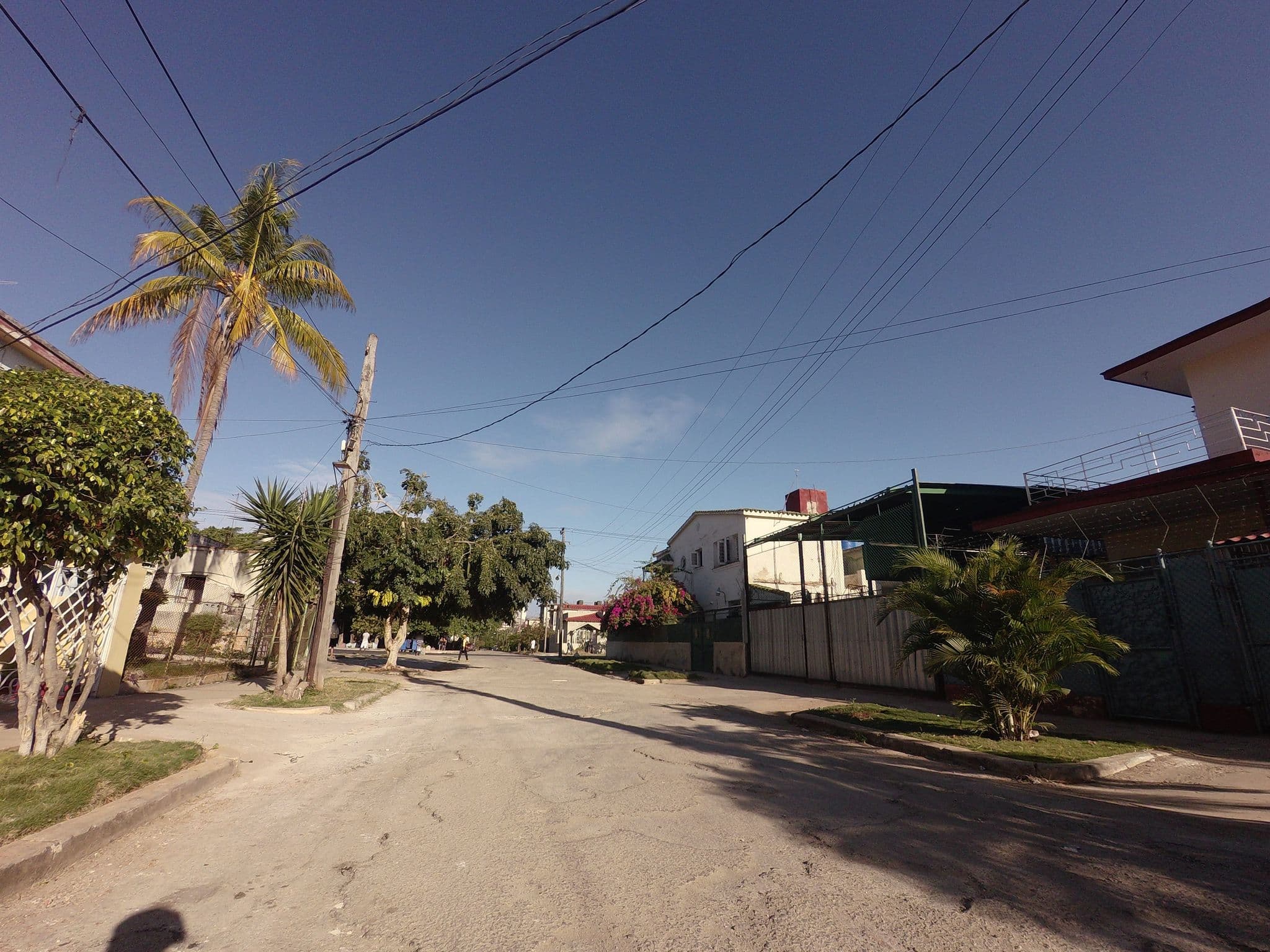 Street view near Suri, Almendares