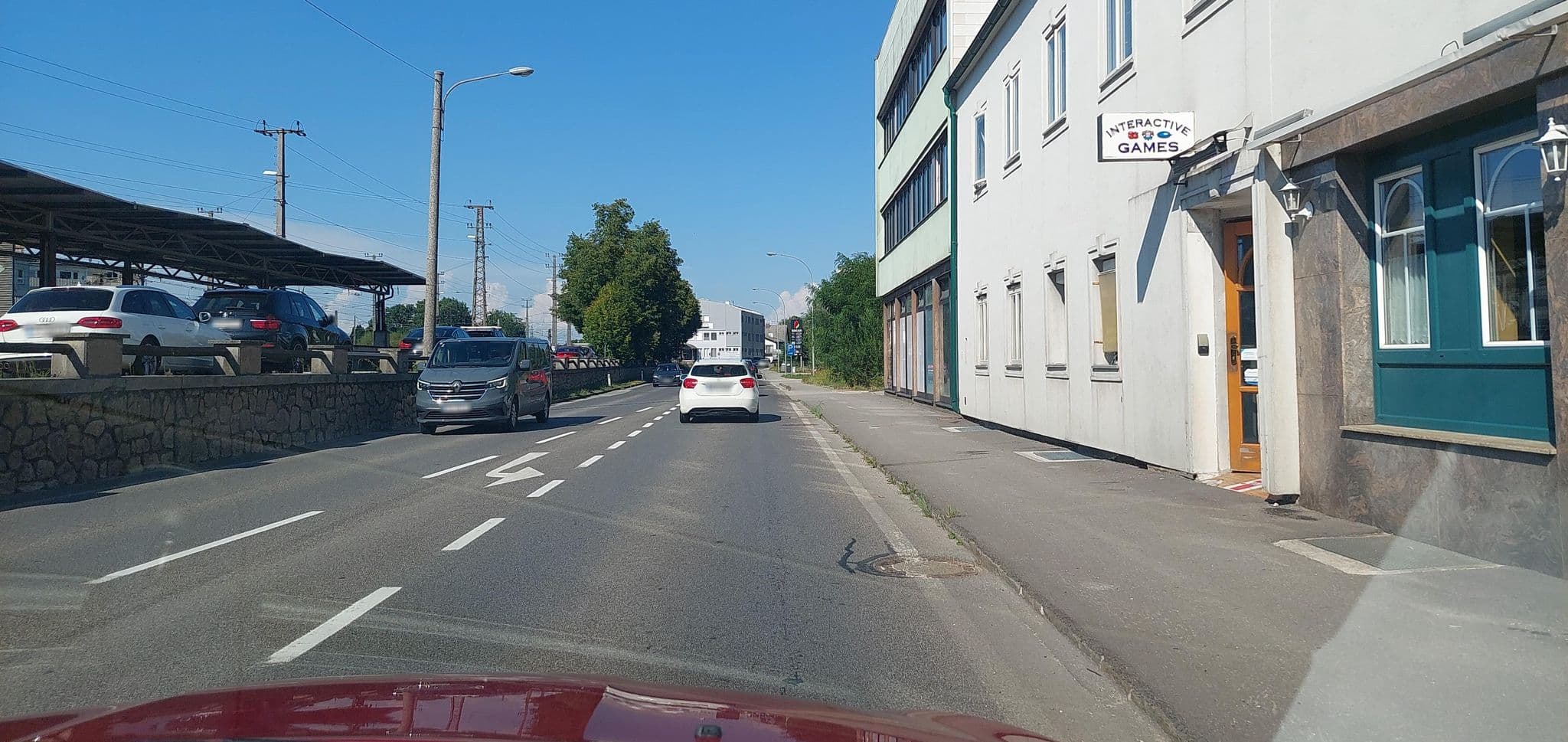 Street view near Höckner Plaza Hotel, Niederstraß — © gzin (CC BY-SA · Mapillary)