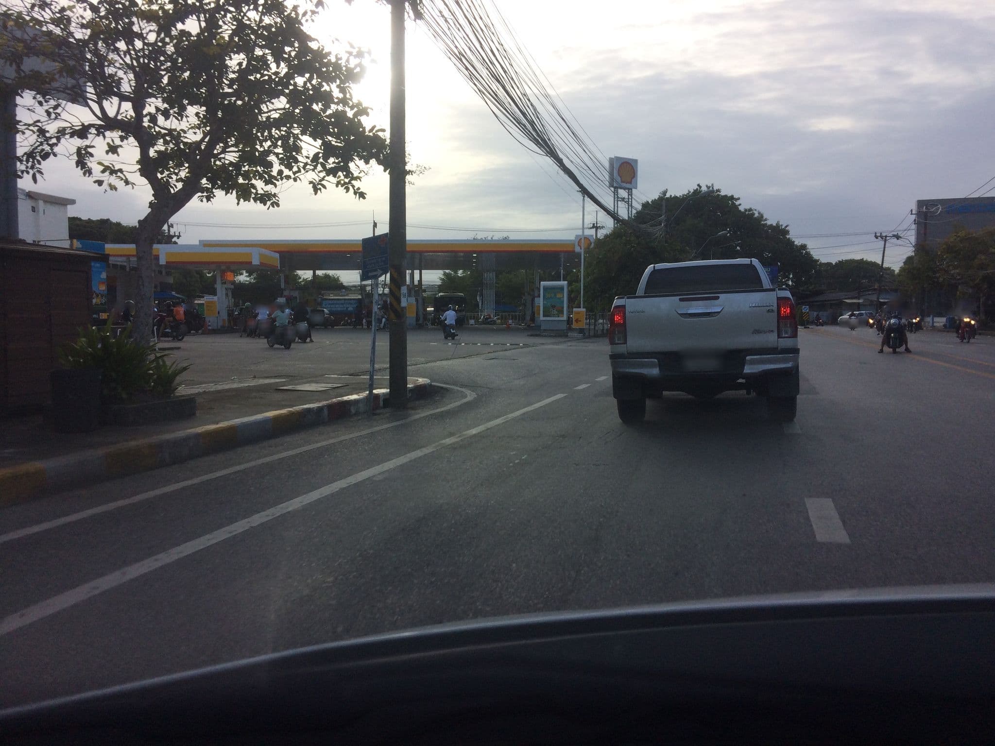Street view near Bhukitta Spa & Spa, Ban Talat Yai — © pik (CC BY-SA · Mapillary)