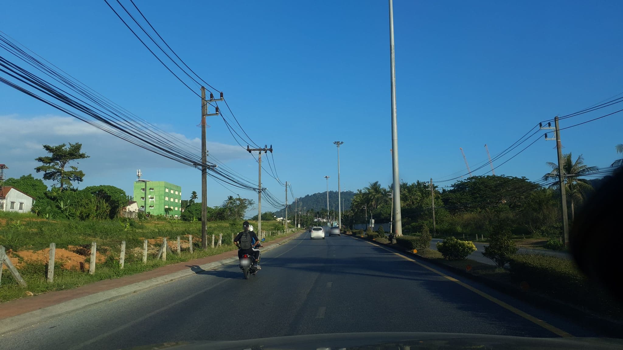 Street view near ธนาเพลส, Kathu — © jrcarlsen (CC BY-SA · Mapillary)