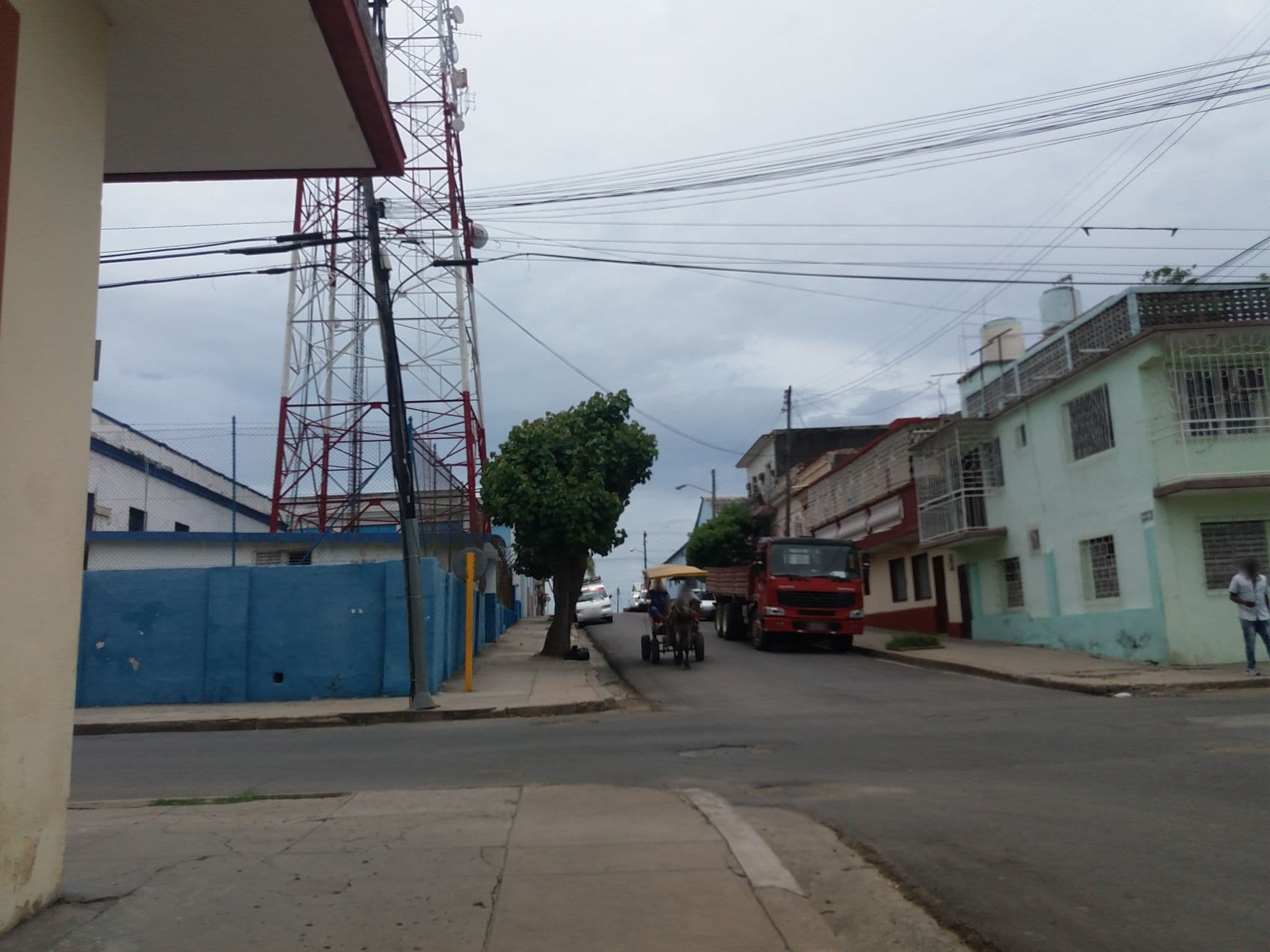Street view near Hostal LlanSua, Cienfuegos
