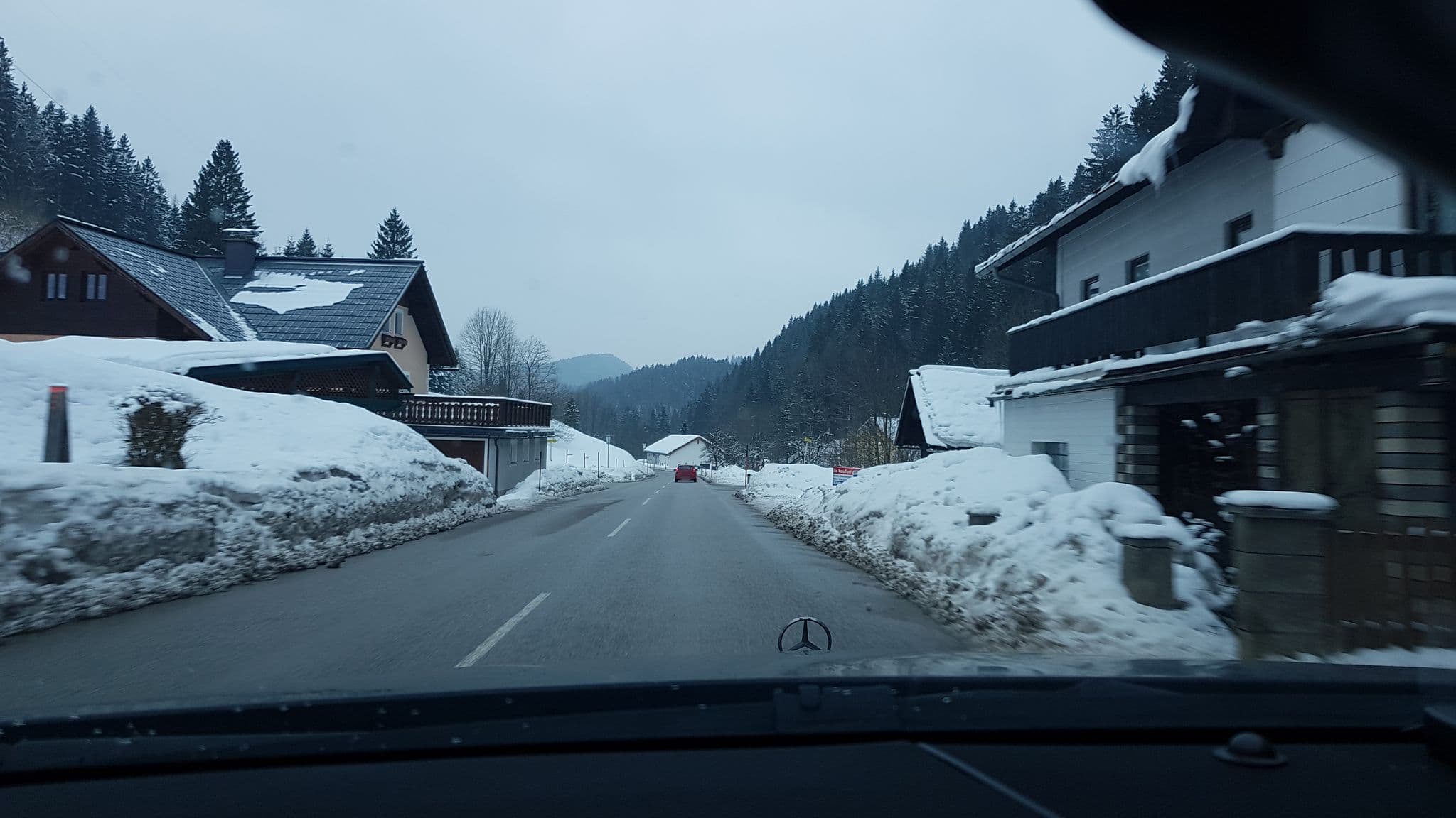 Street view near Four Seasons Lodge, Gaming — © richard546 (CC BY-SA · Mapillary)