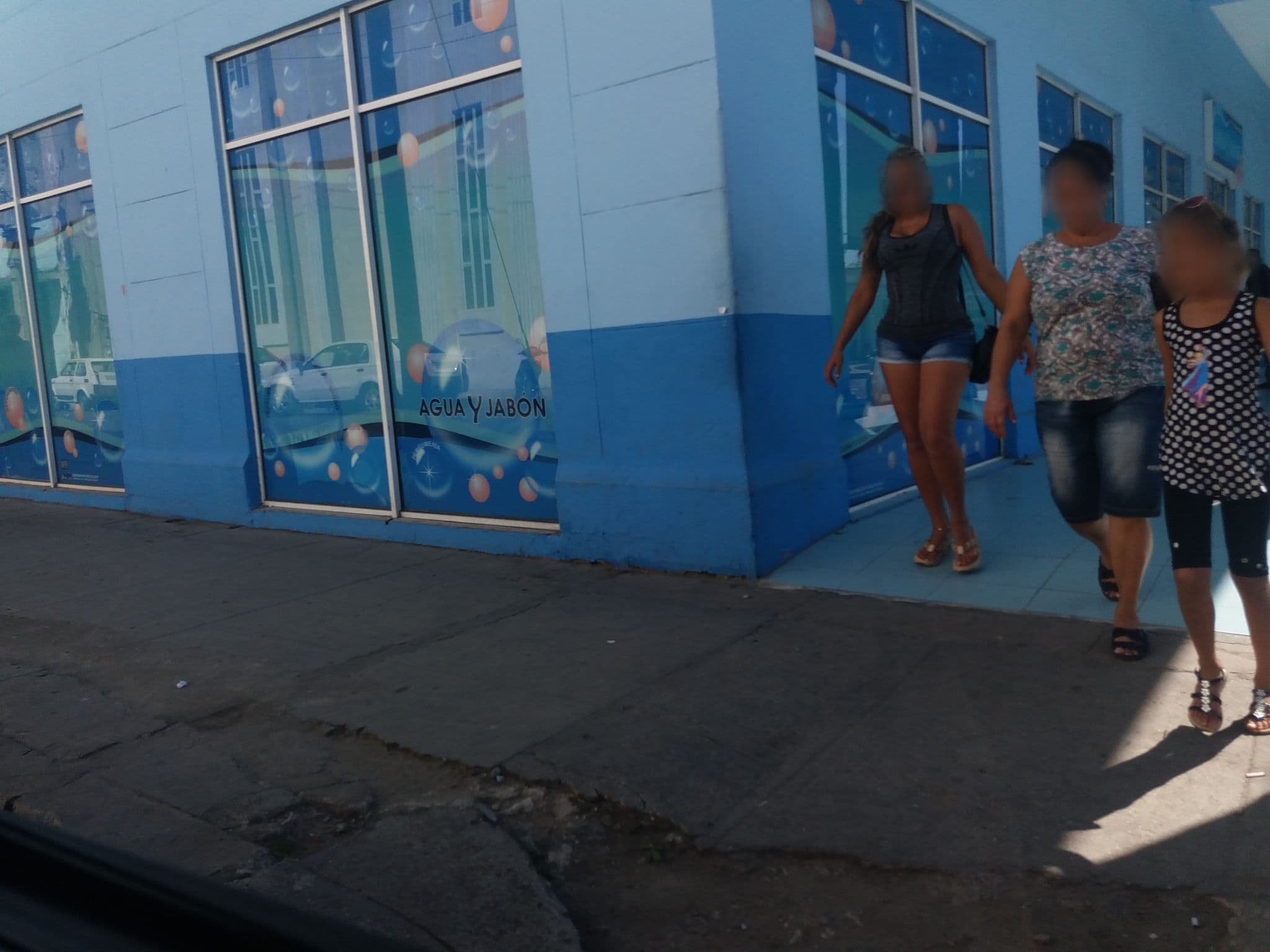 Street view near Casa Las Hermanas, Cienfuegos — © alvincordero (CC BY-SA · Mapillary)