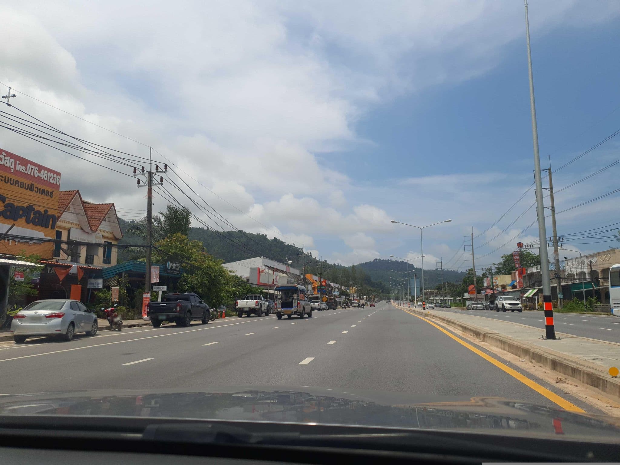 Street view near K2 Backpacker Hostel, Ban Khao Lak — © jrcarlsen (CC BY-SA · Mapillary)