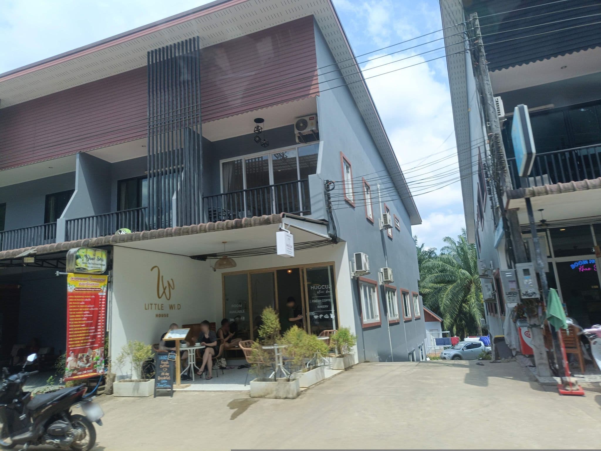 Street view near Boom Hostel, Takua Pa — © skillsy (CC BY-SA · Mapillary)