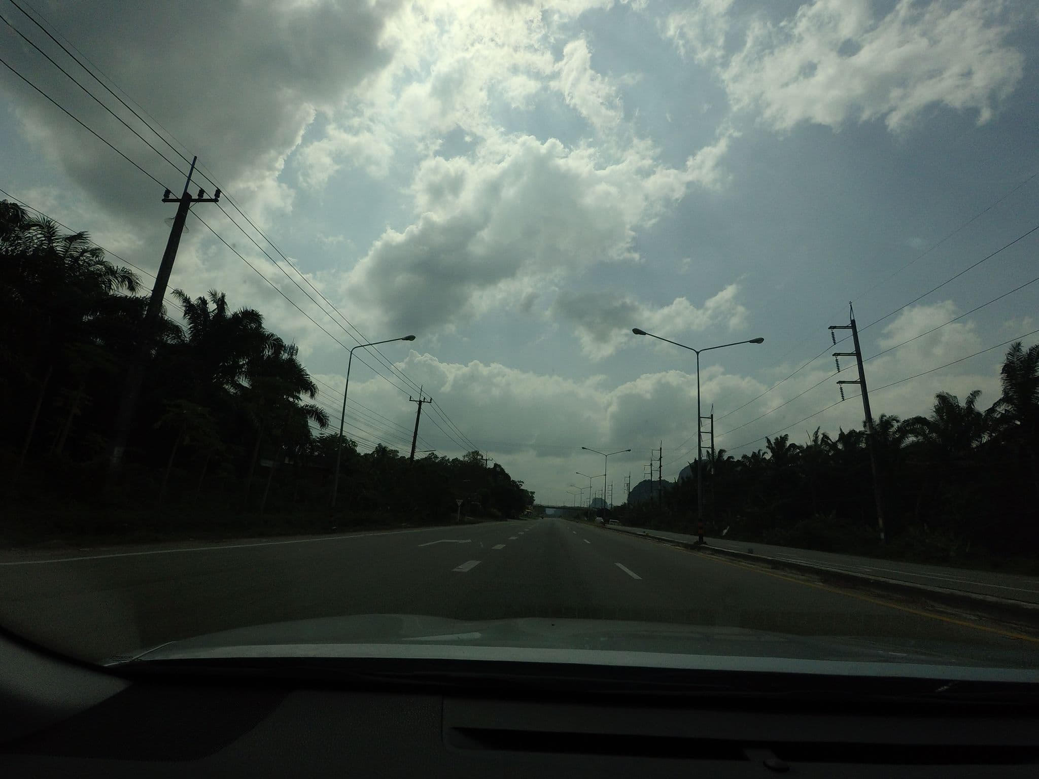 Street view near Hommeuanlee Hill Resort : หอมหมื่นลี้ ฮิลล์ รีสอร์ท, Ao Luek — © mishari (CC BY-SA · Mapillary)