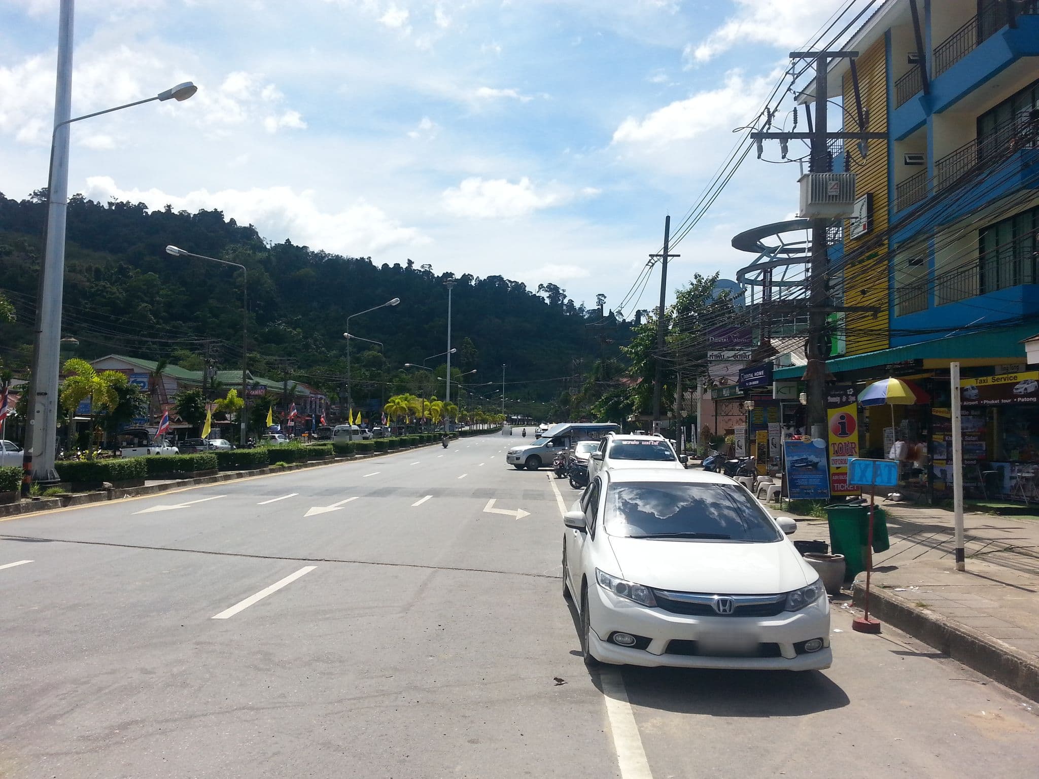 Street view near JERUNG Guesthouse, Ban Khao Lak — © siraly (CC BY-SA · Mapillary)
