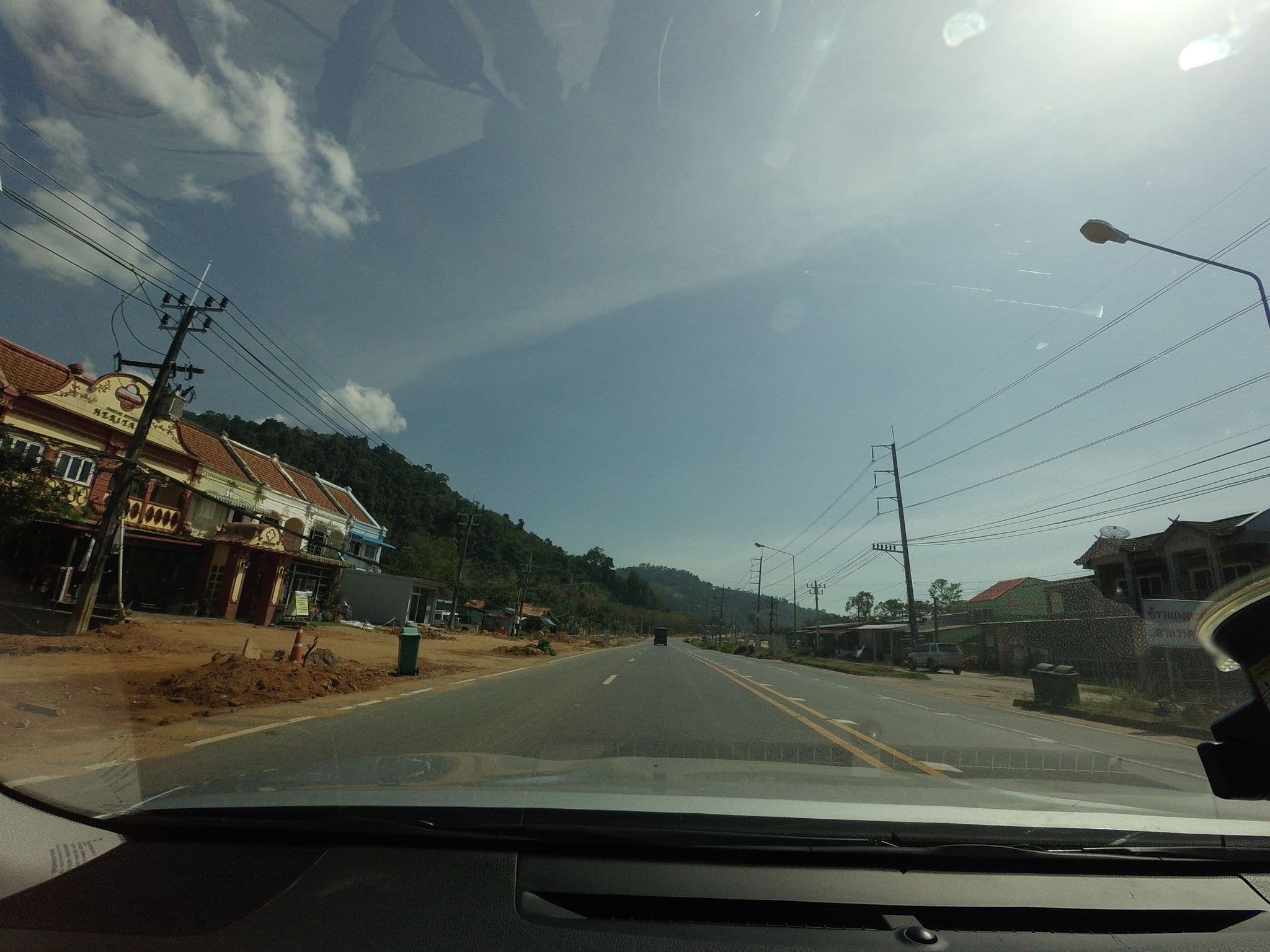 Street view near โรงแรมเขาหลักบูทีคเฮอริเทจ, Ban Khao Lak — © mishari (CC BY-SA · Mapillary)