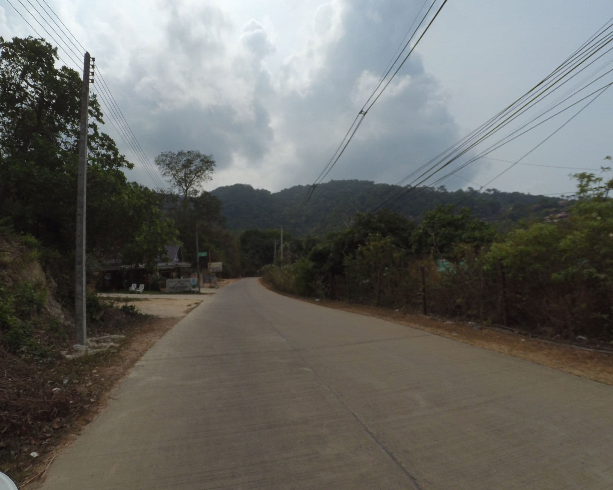 Street view near Phuchawee Lanta Resort, Ko Lanta — © soesoe (CC BY-SA · Mapillary)