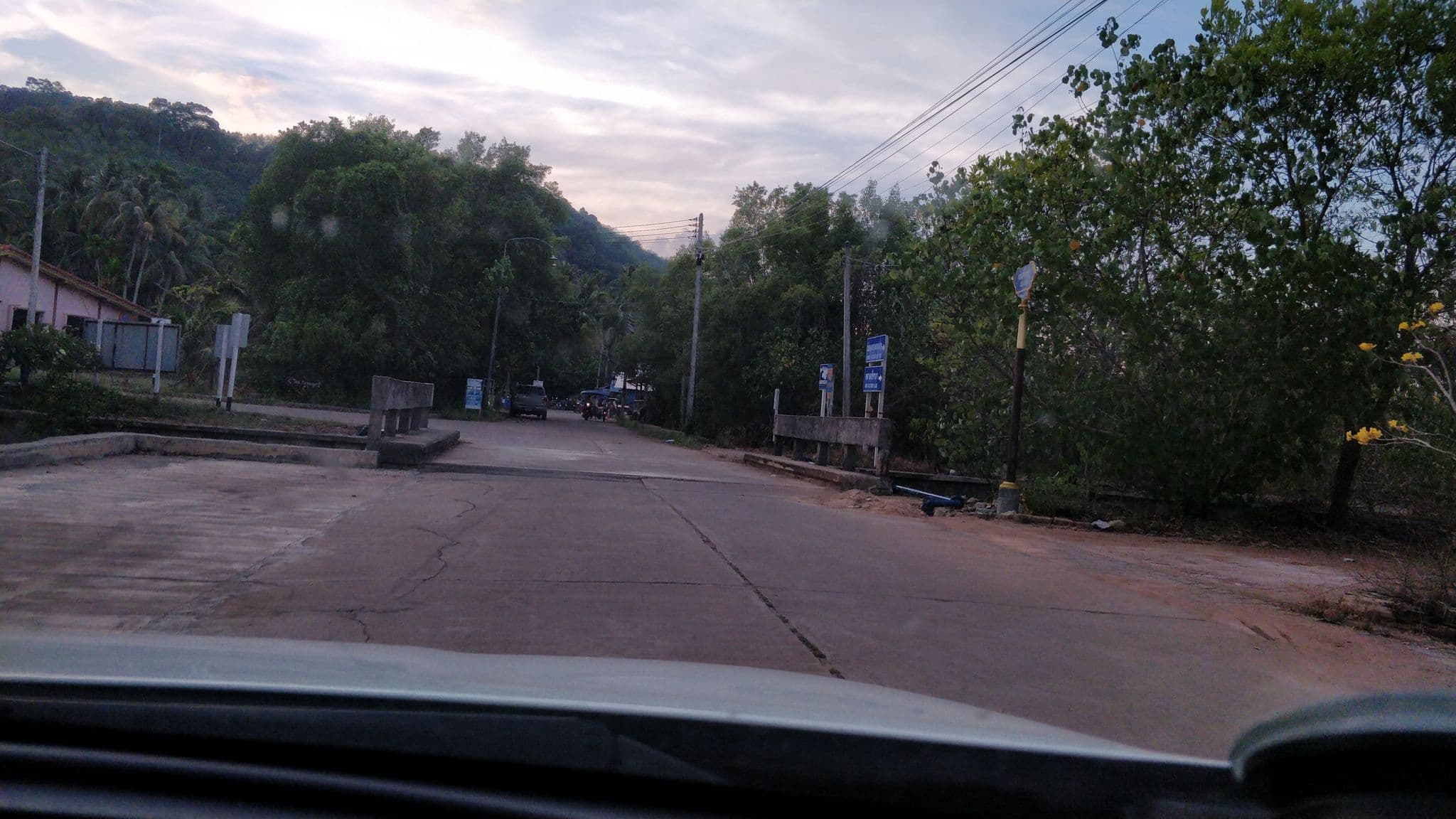 Street view near The Ava Lanta Resort, Ko Lanta — © datpeter (CC BY-SA · Mapillary)