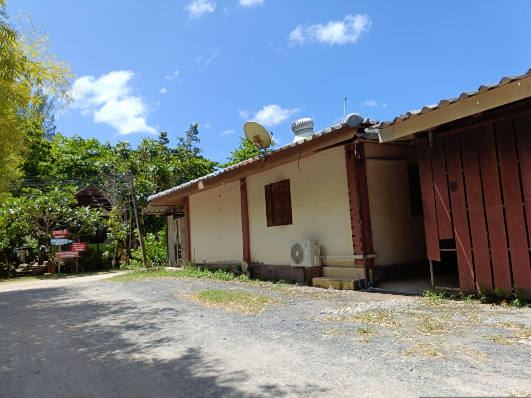 Street view near Banana Garden Home, Saladan — © skillsy (CC BY-SA · Mapillary)