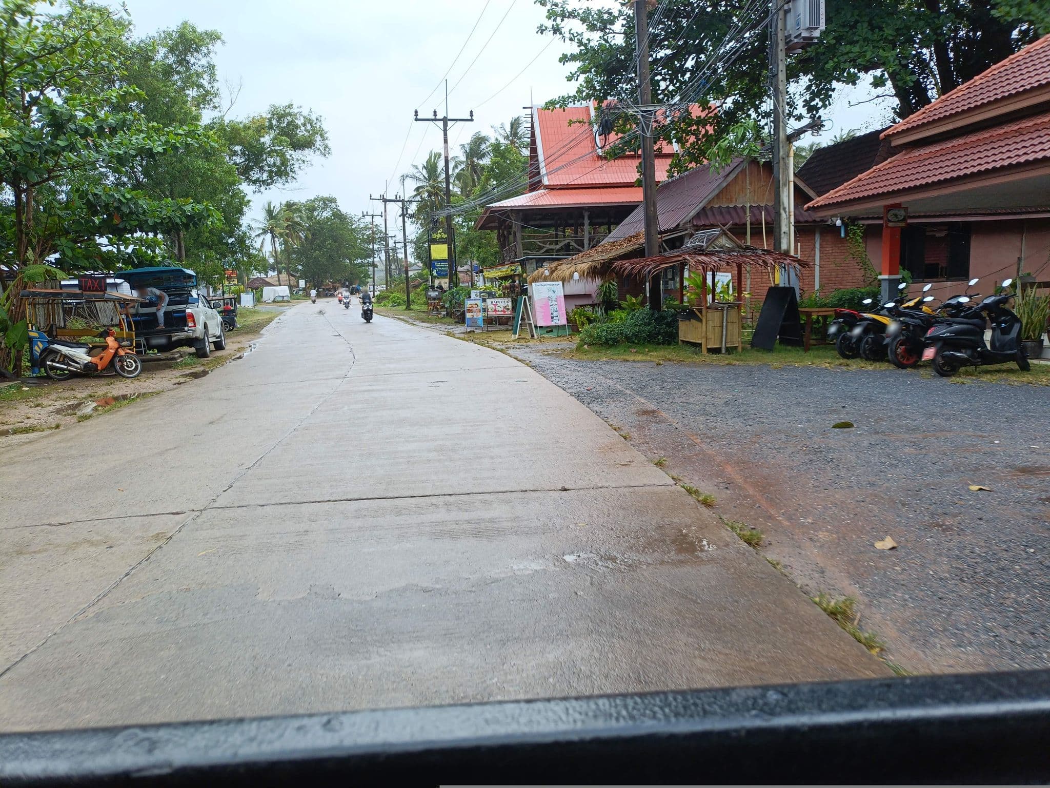 Street view near White Rock Resort, Ko Lanta — © skillsy (CC BY-SA · Mapillary)