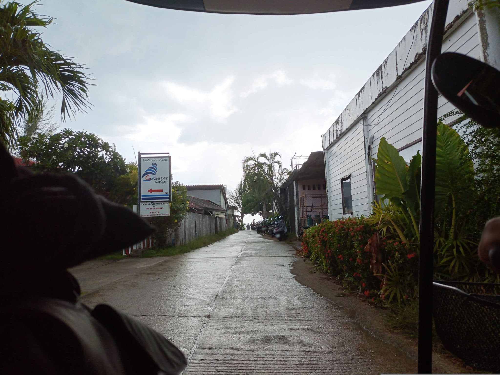 Street view near โกลเดน เบย์, Saladan — © skillsy (CC BY-SA · Mapillary)