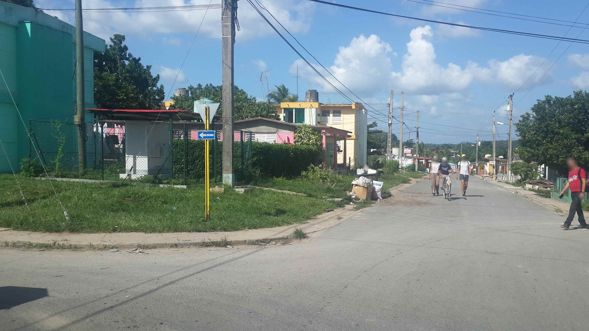 Street view near Hostal Nelffis, Viñales