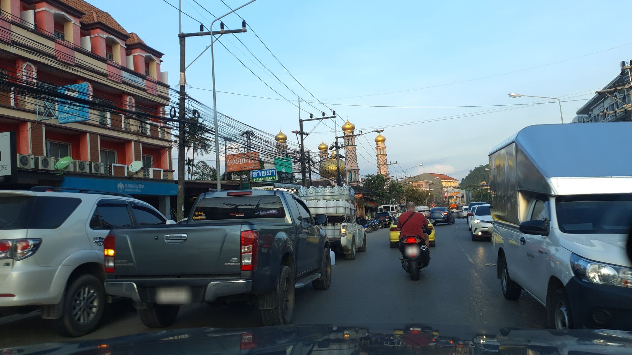 Street view near Austahai Hotel, Ban Ao Nang — © jrcarlsen (CC BY-SA · Mapillary)