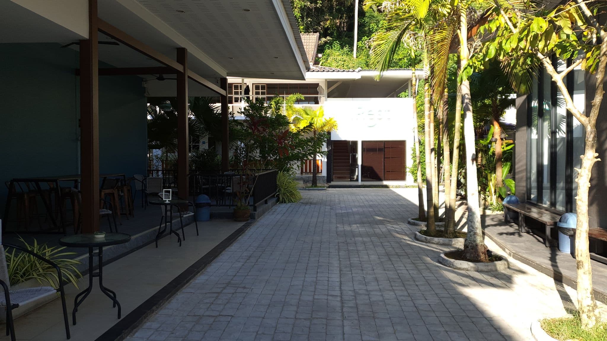 Street view near Lobby Lounge Krabi Tipa Resort, Ban Ao Nang — © jrcarlsen (CC BY-SA · Mapillary)