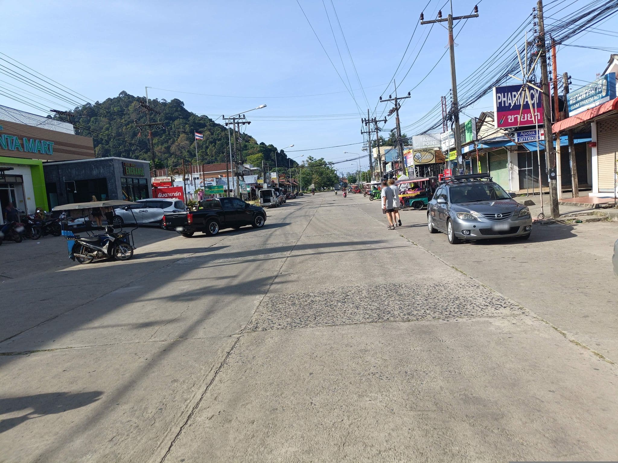Street view near Blue Planet Divers, Saladan — © skillsy (CC BY-SA · Mapillary)