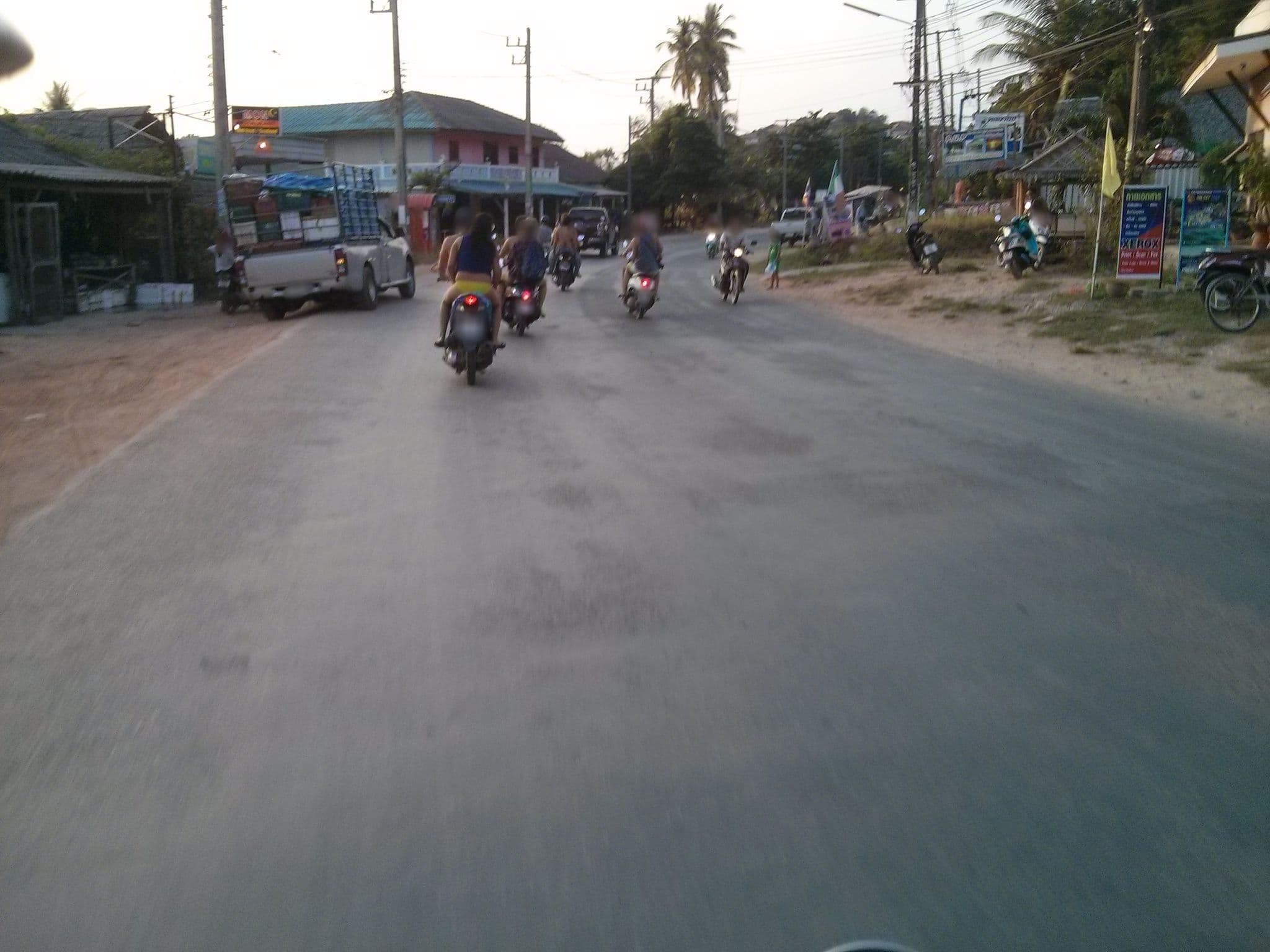 Street view near Amada Cara Resorts & Bungalows, Ko Lanta — © lena2 (CC BY-SA · Mapillary)