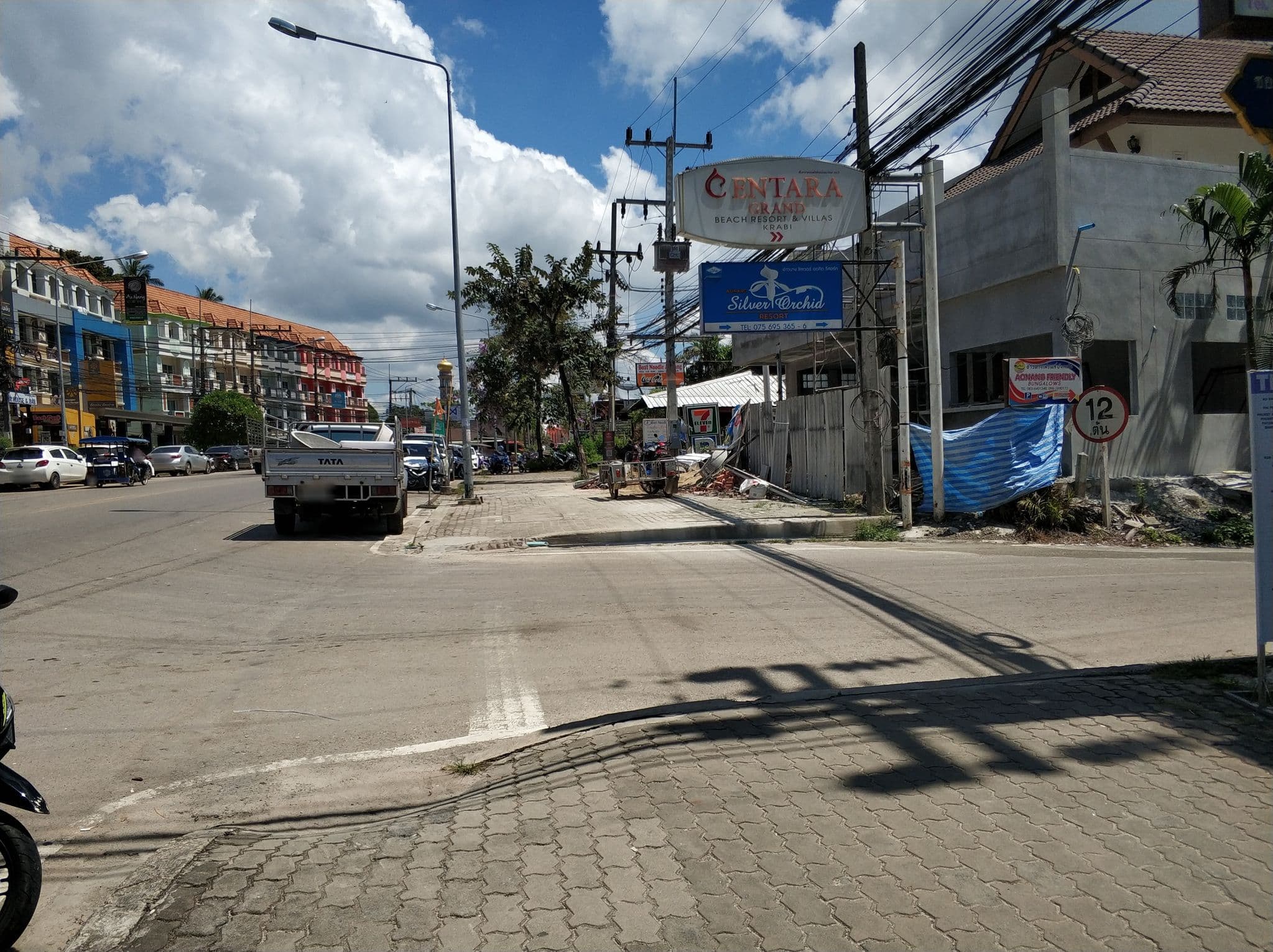 Street view near Phu Pha Resort Aonang, Ban Ao Nang — © freddouhelk (CC BY-SA · Mapillary)