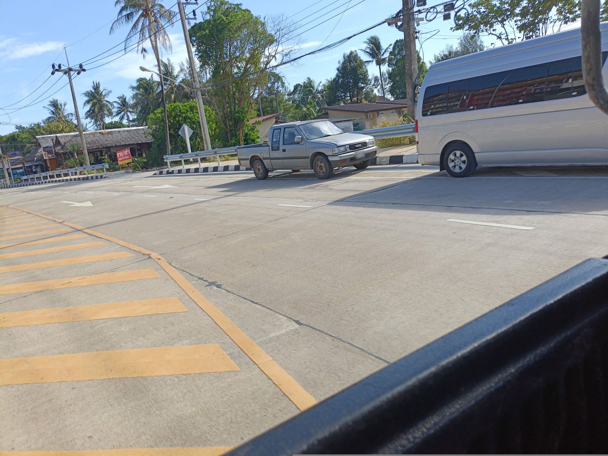 Street view near Patai Raya Lanta Resort, Saladan — © skillsy (CC BY-SA · Mapillary)