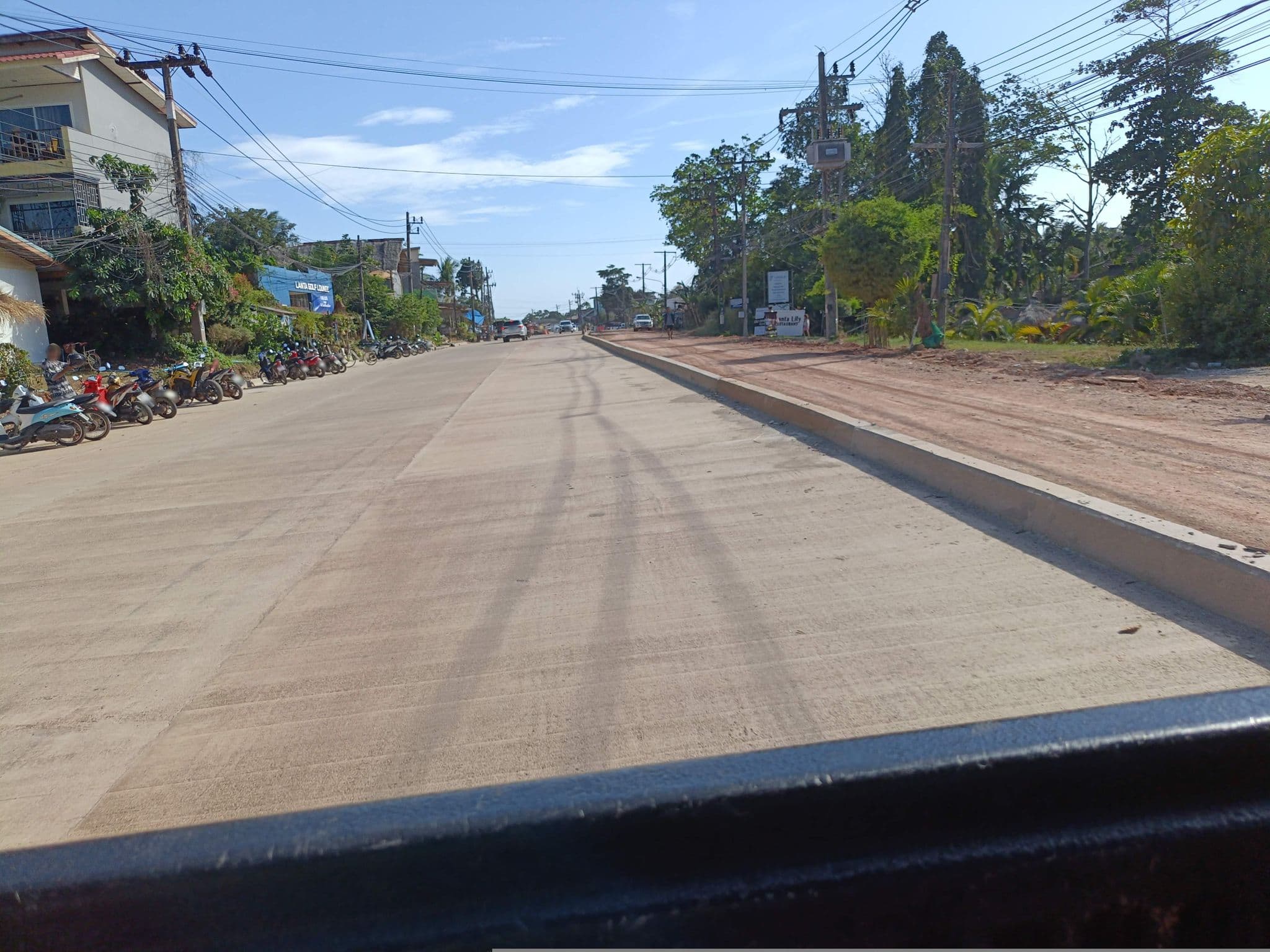 Street view near Lunta Gardenhill Resort, Saladan — © skillsy (CC BY-SA · Mapillary)