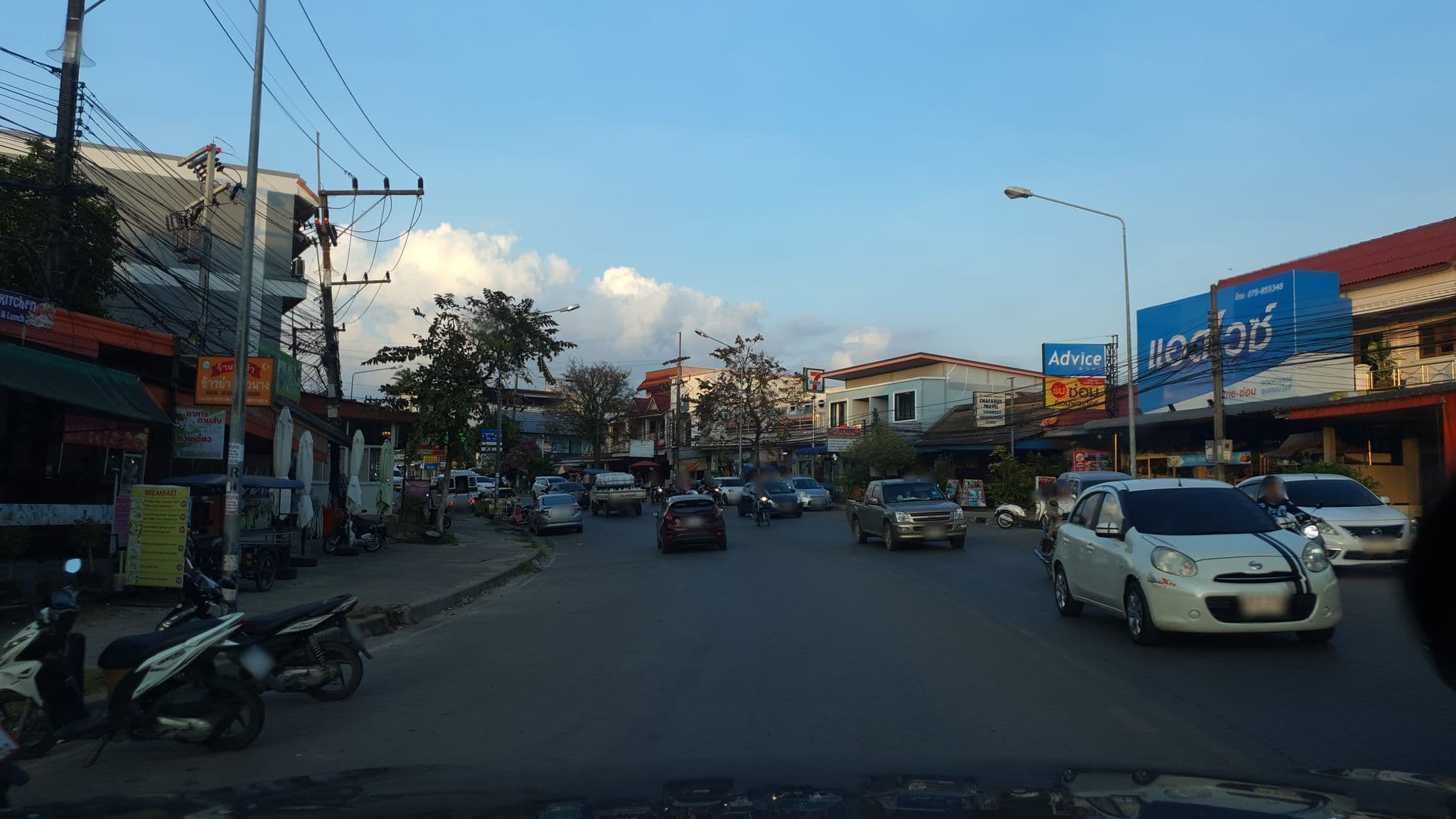 Street view near โรงแรมภูพิมานรีสอร์ทแอนด์สปา, Ban Ao Nang — © jrcarlsen (CC BY-SA · Mapillary)