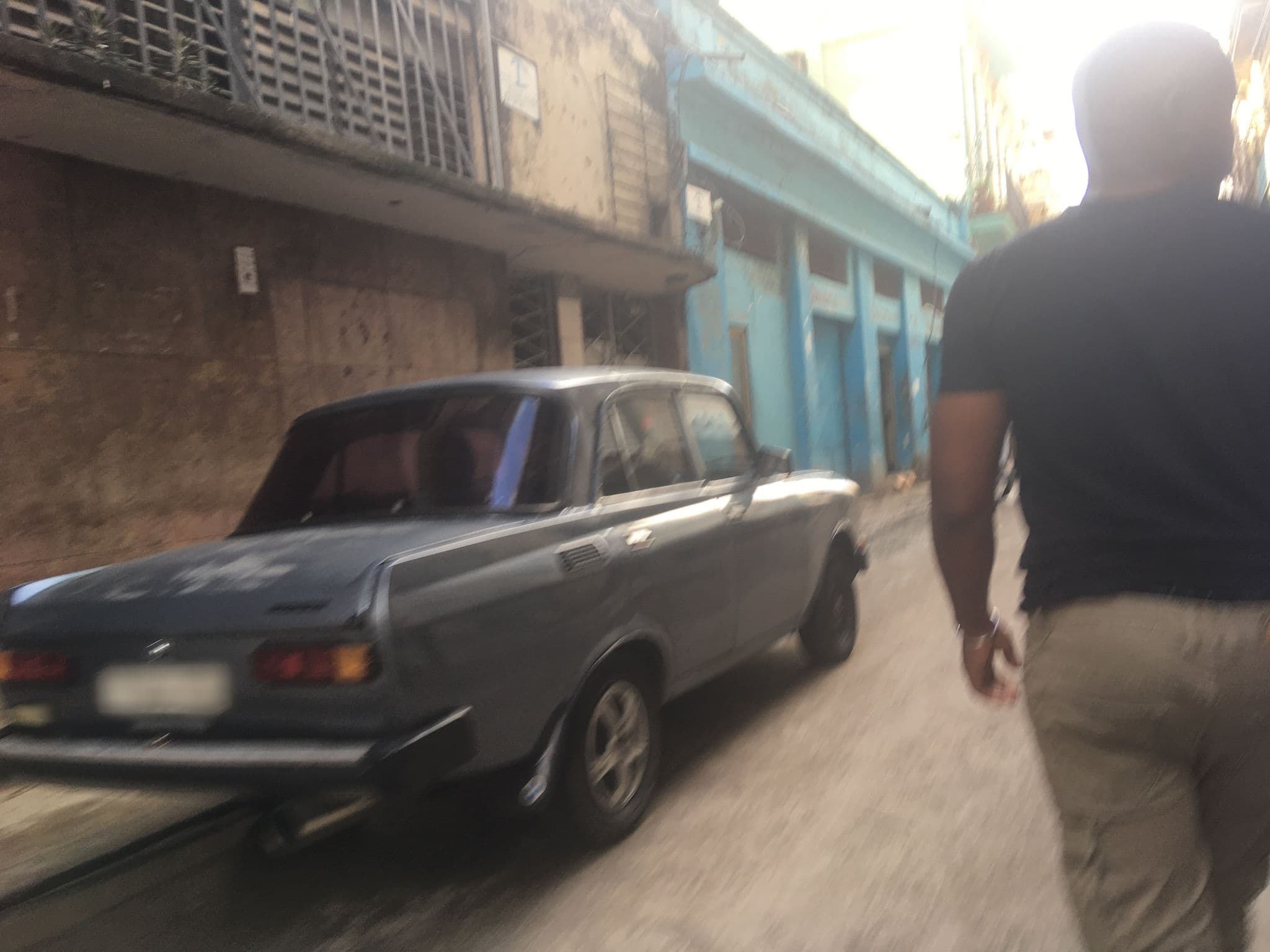 Street view near Casa Carlos Enrique, La Habana Vieja — © katiachoquehuanca (CC BY-SA · Mapillary)