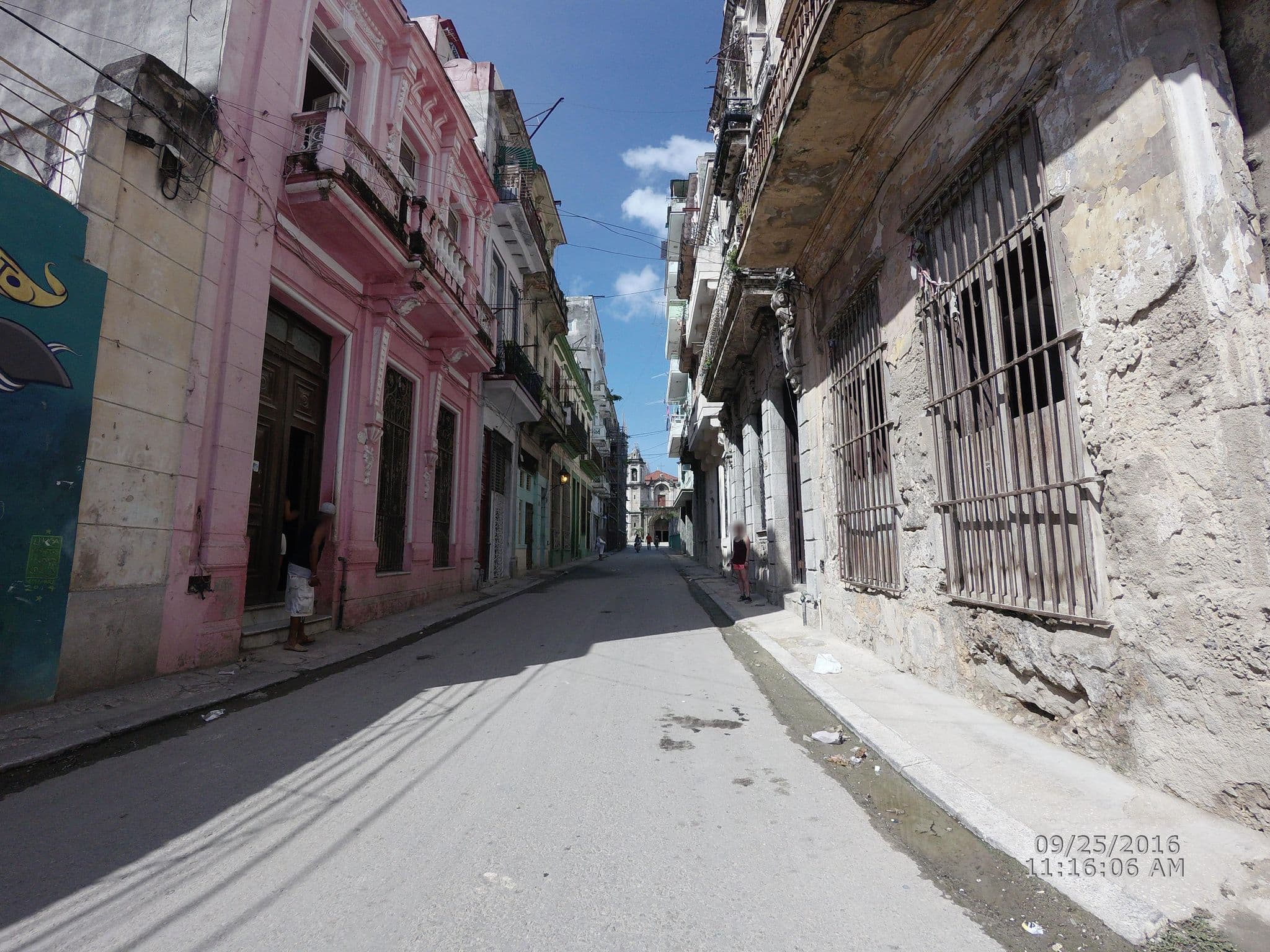 Street view near Casa Ulysses, La Habana Vieja