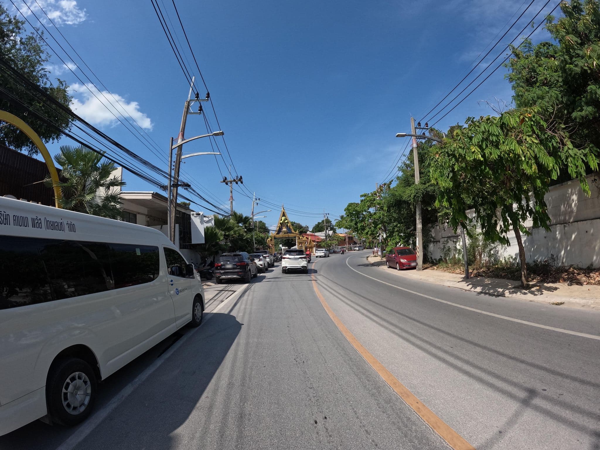 Street view near tammarine (ทัมมาลิน), Ko Samui — © lucomsky (CC BY-SA · Mapillary)