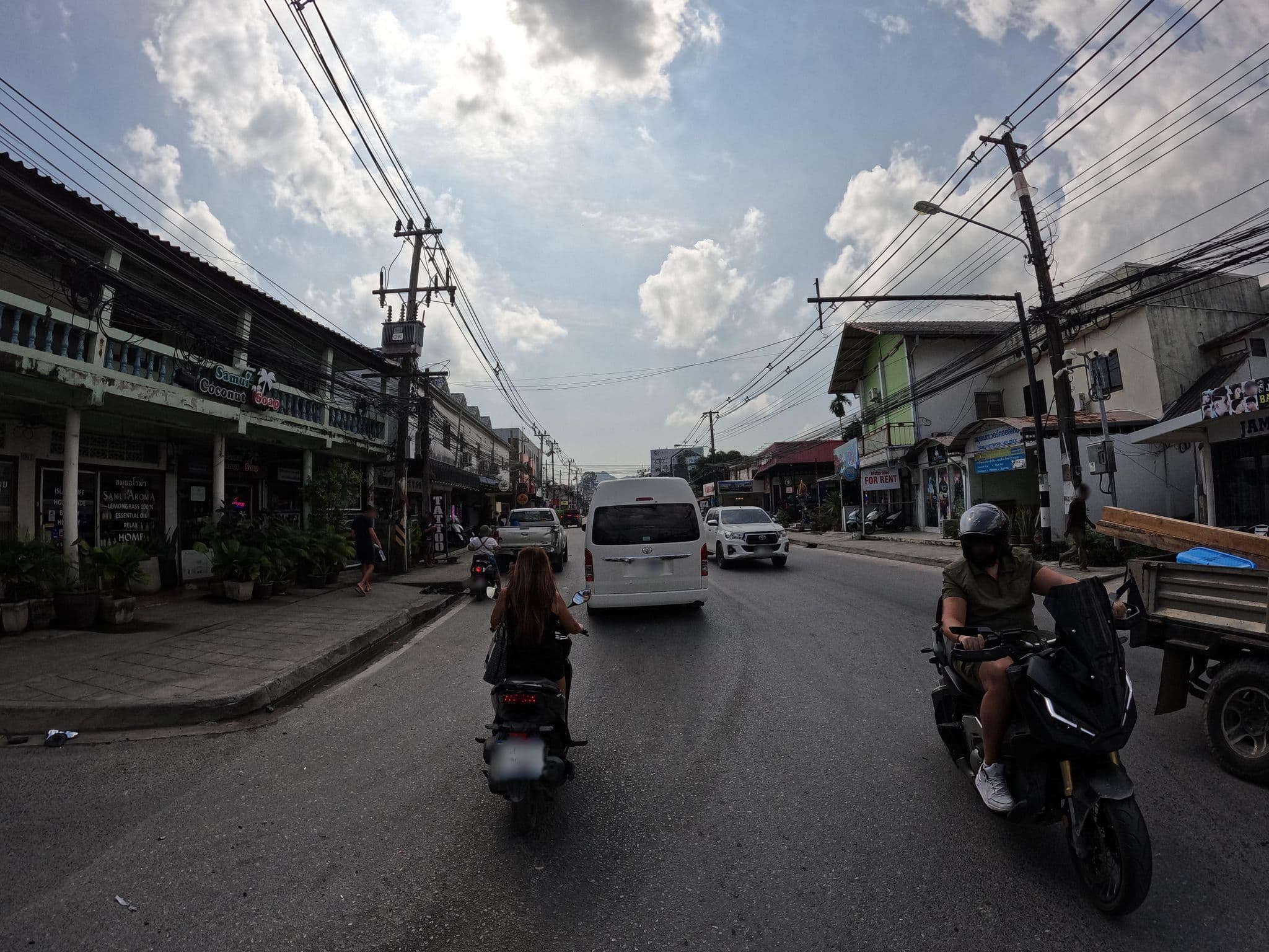 Street view near Tam's Guesthouse, Ko Samui — © lucomsky (CC BY-SA · Mapillary)