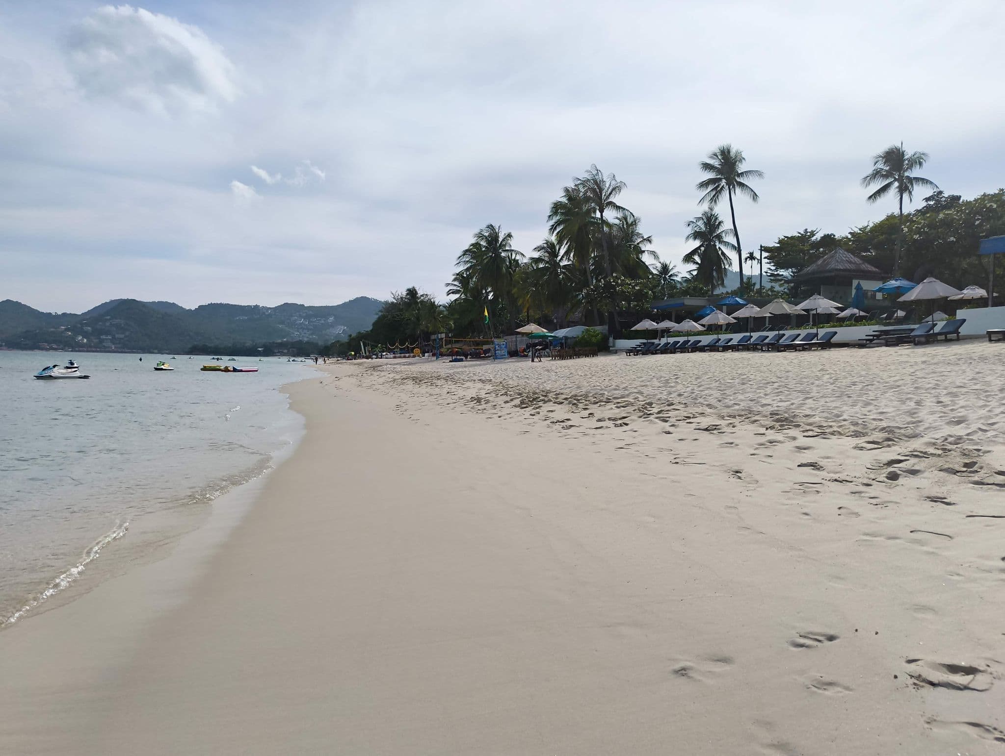 Street view near Burirasa, Ko Samui — © marcuscalabresus (CC BY-SA · Mapillary)