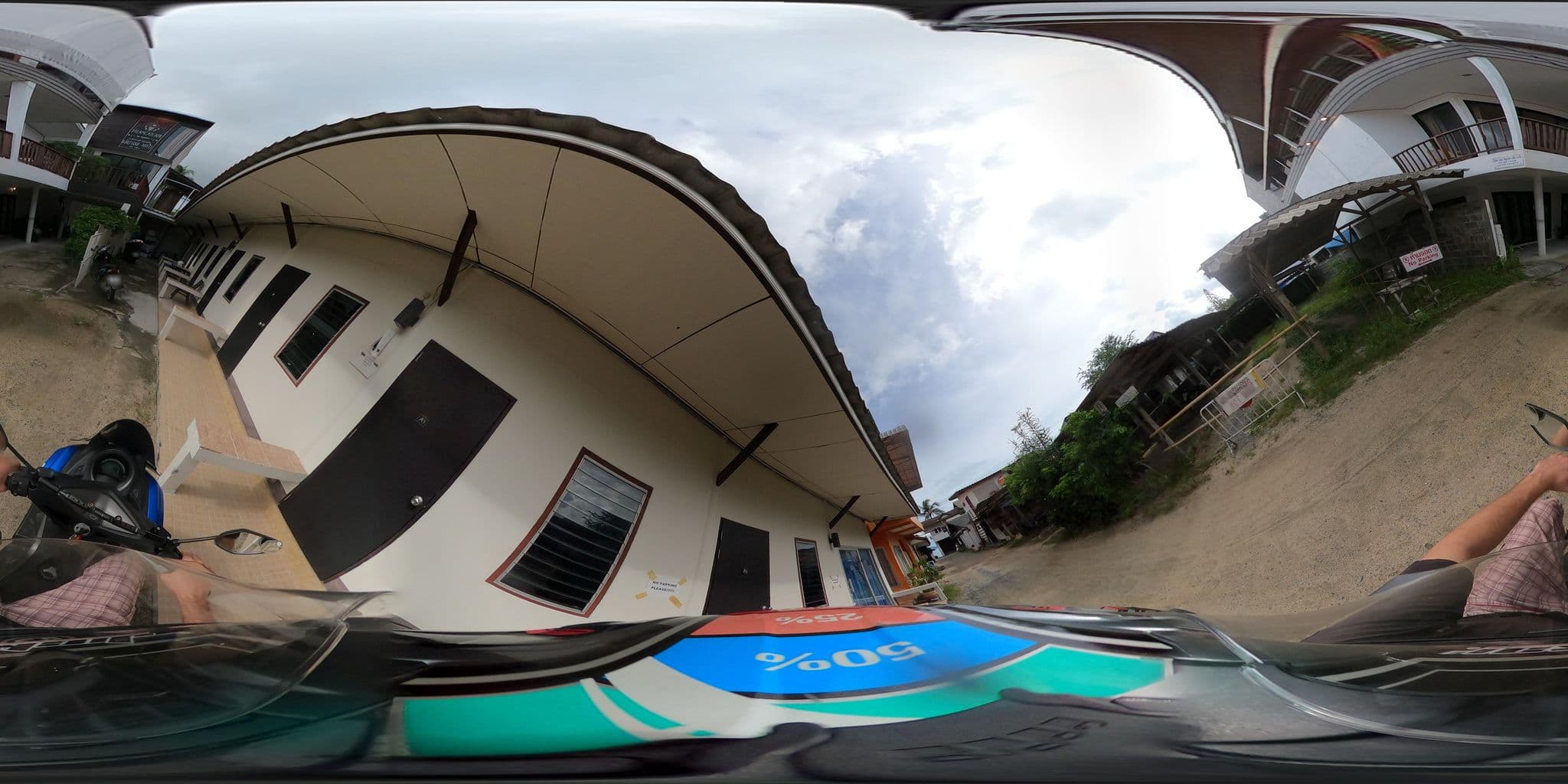 Street view near Castaway, Ko Samui — © emseesee (CC BY-SA · Mapillary)