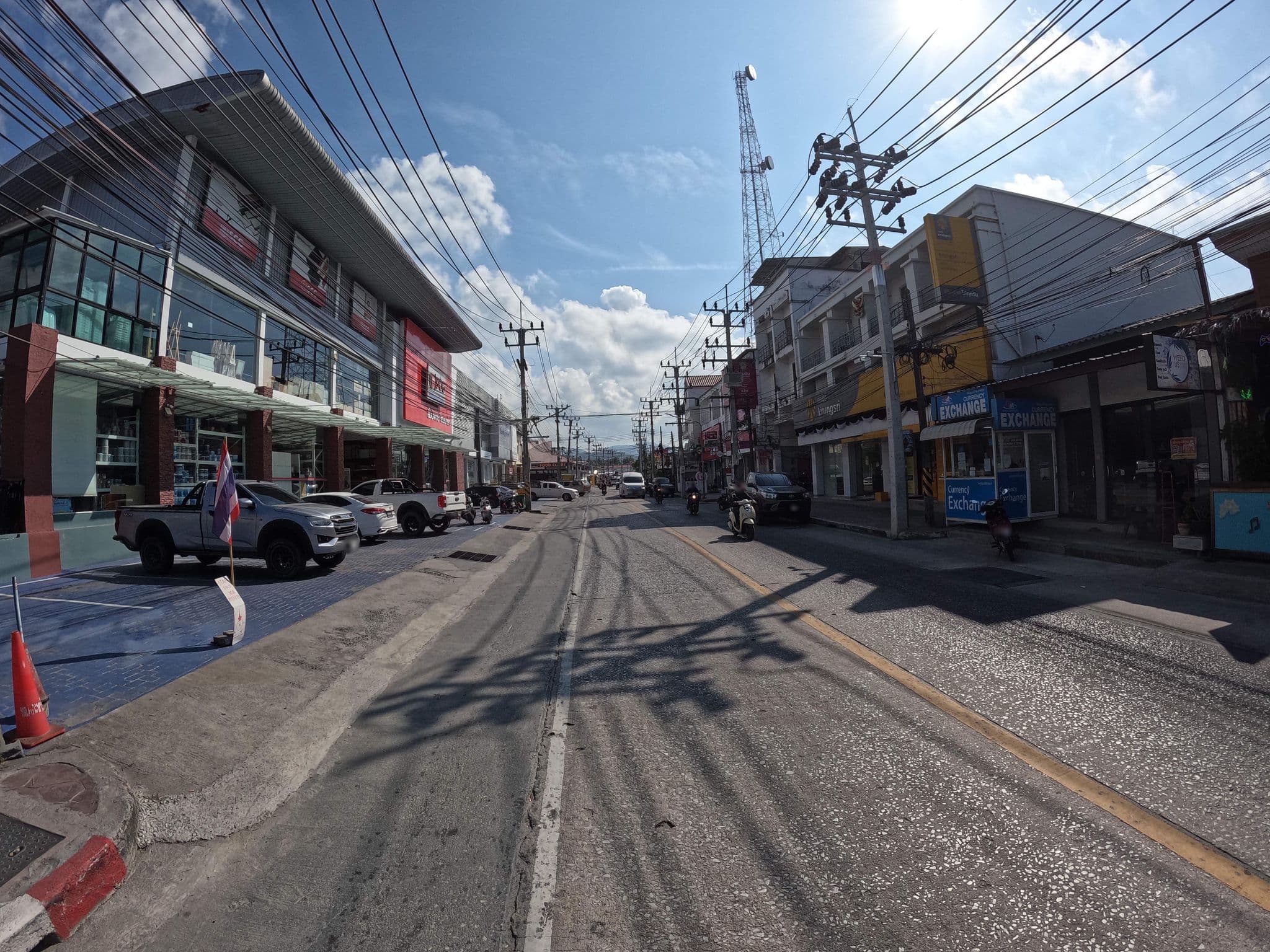 Street view near Vagabond, Ko Pha Ngan — © lucomsky (CC BY-SA · Mapillary)