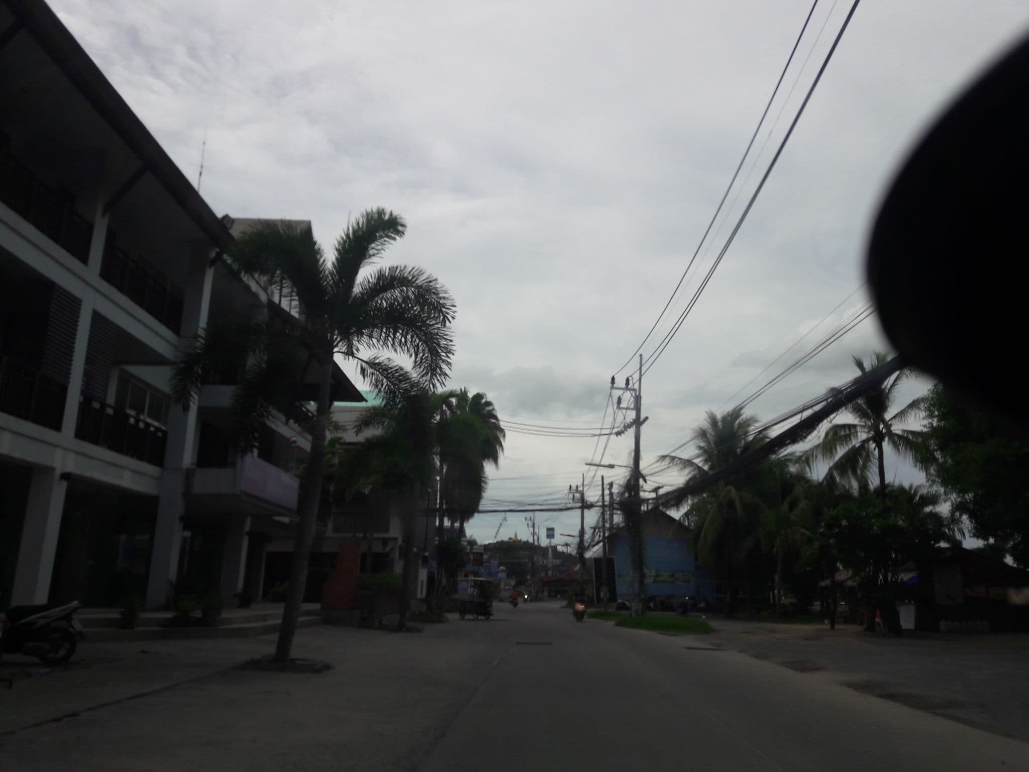 Street view near Laemdin Hotel, Ko Samui — © jirayoot (CC BY-SA · Mapillary)