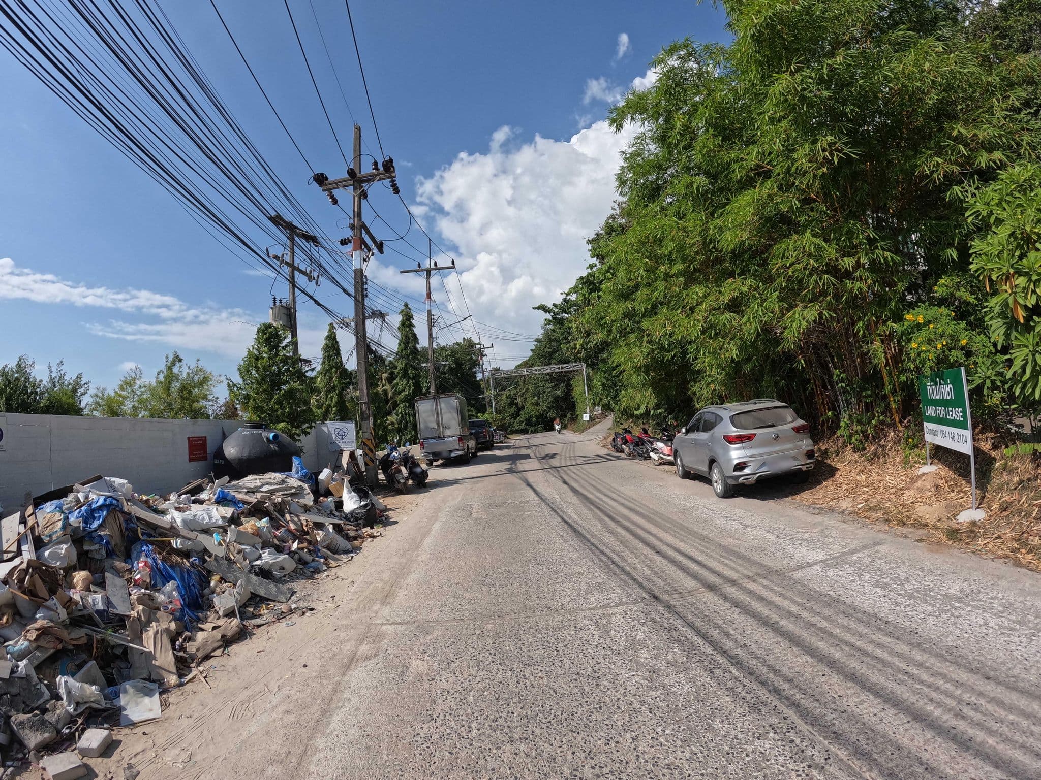 Street view near Baan Jai Dee, Ko Pha Ngan — © lucomsky (CC BY-SA · Mapillary)