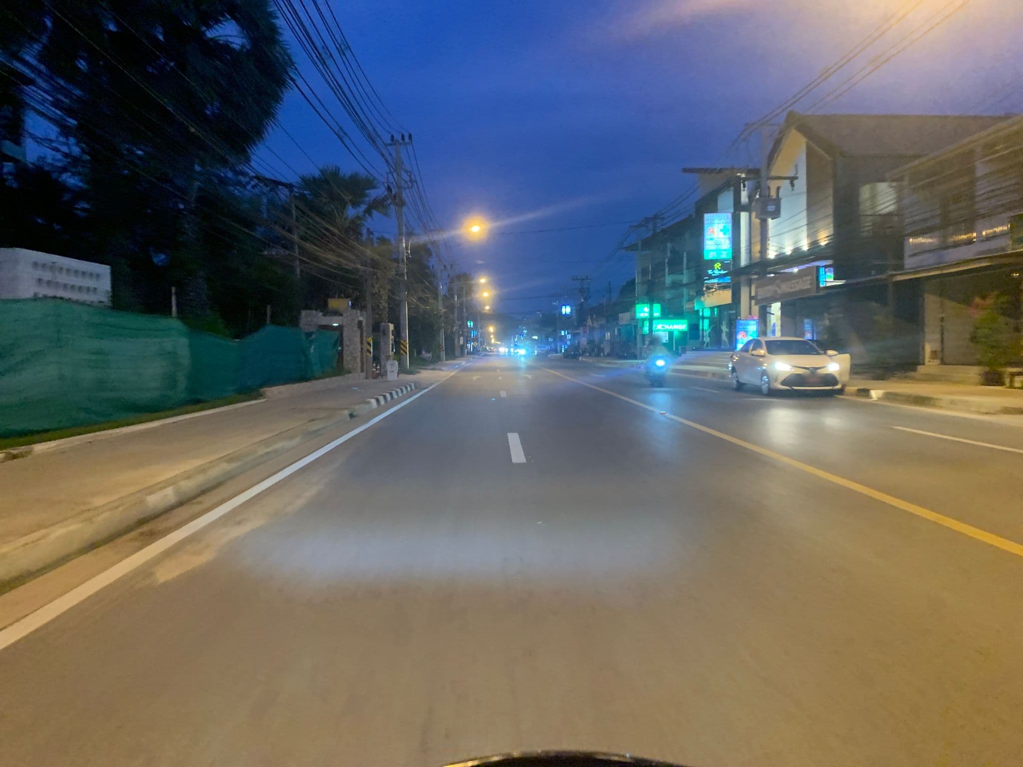 Street view near Bandara Resort & Spa - Tambol Bophut, Ko Samui — © emseesee (CC BY-SA · Mapillary)