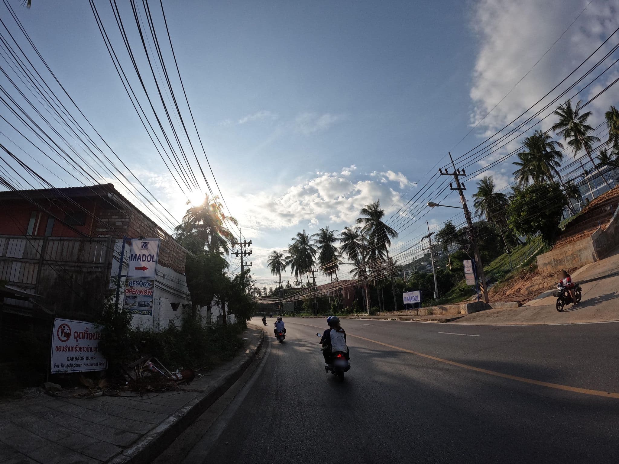 Street view near Flamingo Bay & Resort, Ko Samui — © lucomsky (CC BY-SA · Mapillary)