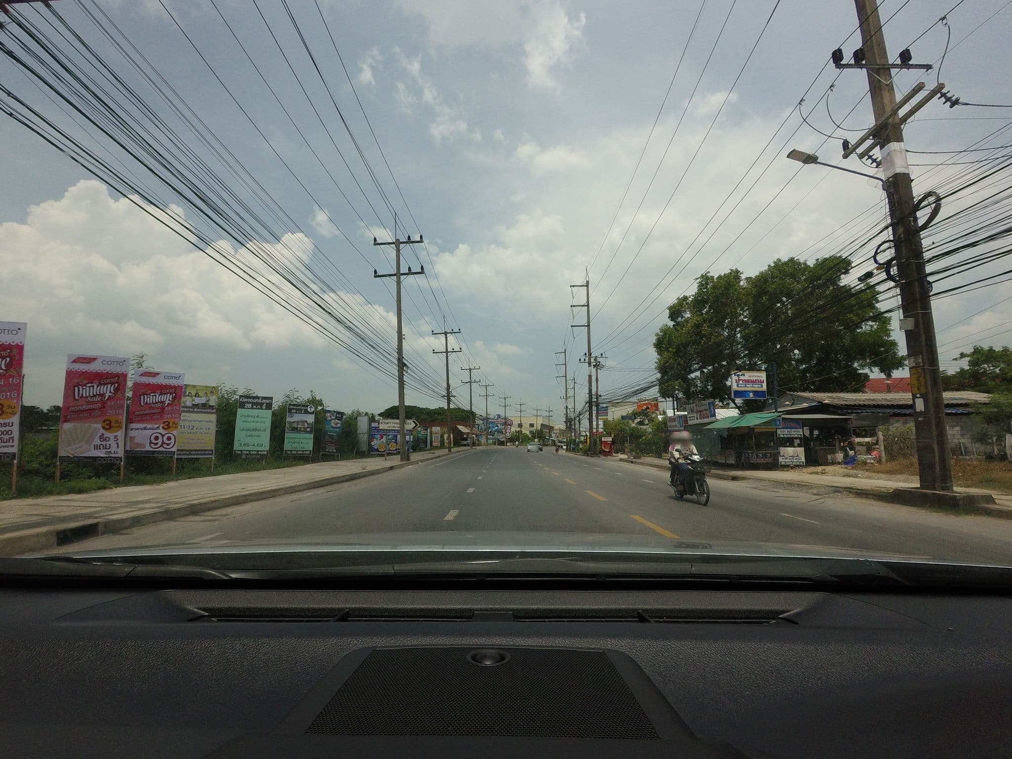 Street view near Kread nakron Hotel, Nakhon Si Thammarat — © mishari (CC BY-SA · Mapillary)