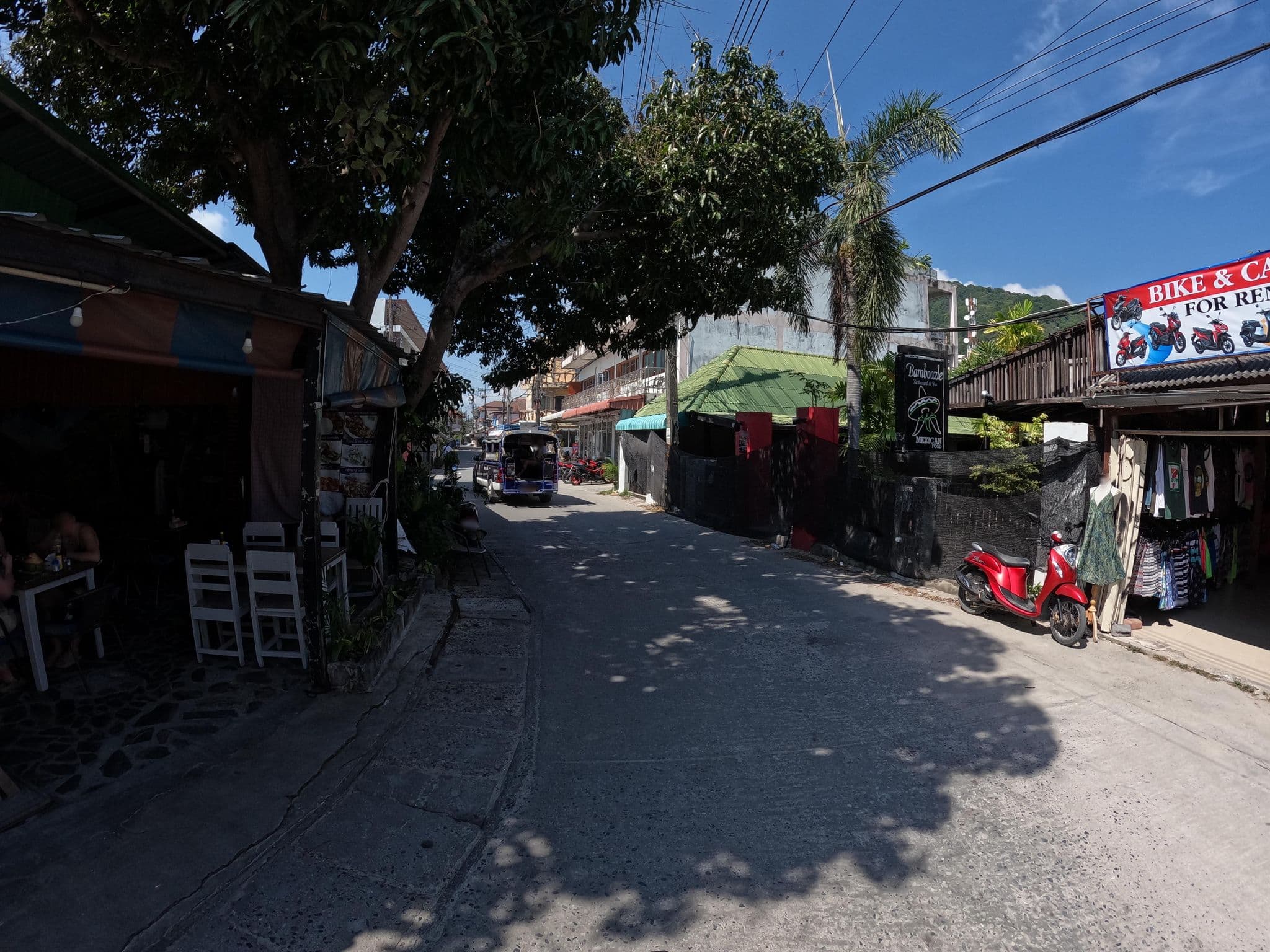 Street view near Room SenJ, Ko Pha Ngan — © lucomsky (CC BY-SA · Mapillary)
