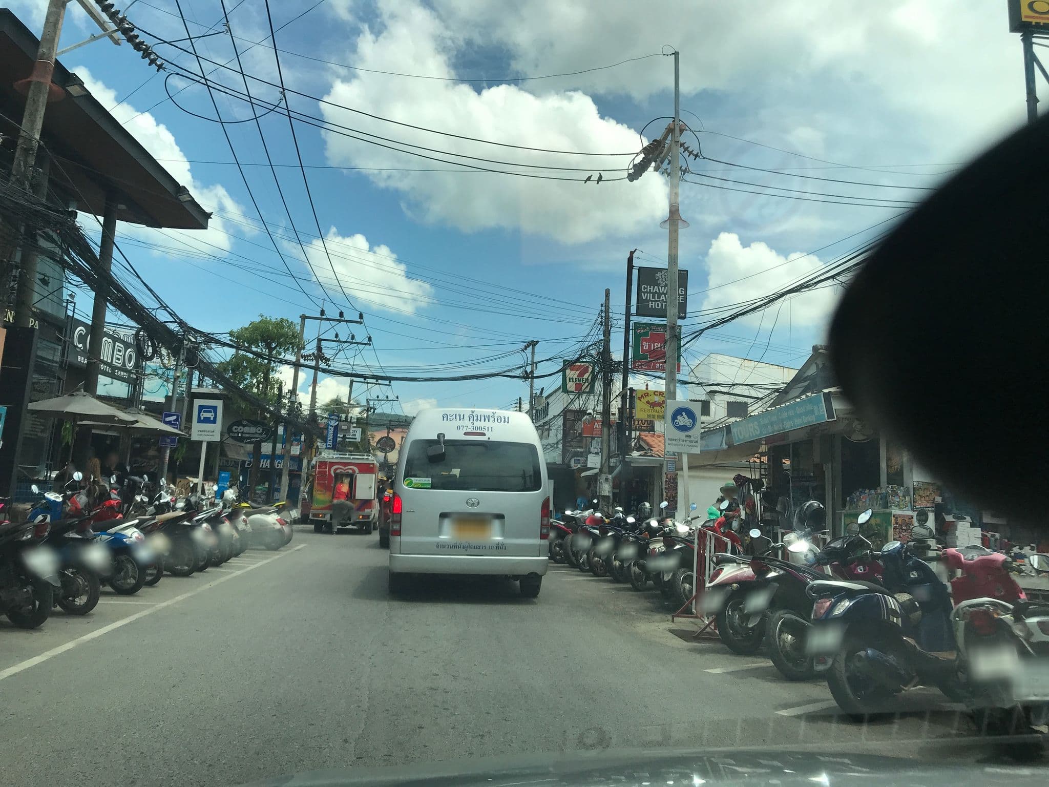 Street view near Combo Beach Hotel Samui, Ko Samui — © kchere16 (CC BY-SA · Mapillary)