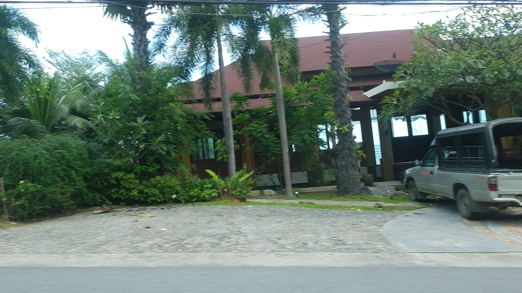Street view near Villa La Moon Resort, Ko Samui — © rororo (CC BY-SA · Mapillary)