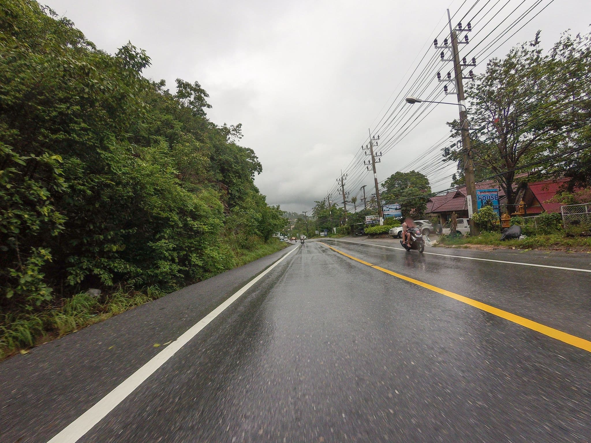 Street view near Hi Coral Cove Bungalow Koh Samui, Ko Samui — © esario (CC BY-SA · Mapillary)