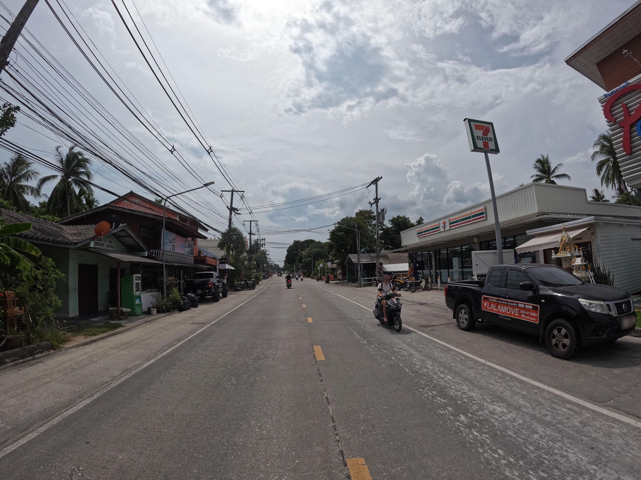 Street view near @ Hostel, Ko Pha Ngan — © lucomsky (CC BY-SA · Mapillary)