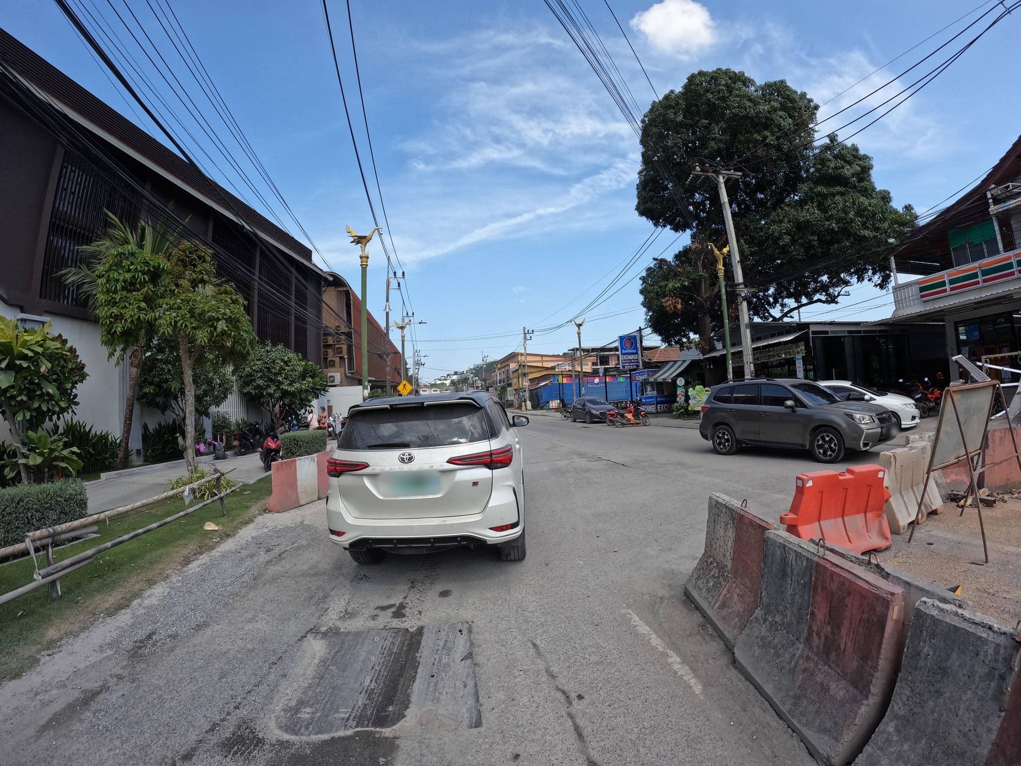 Street view near U Samui, Ko Samui — © lucomsky (CC BY-SA · Mapillary)